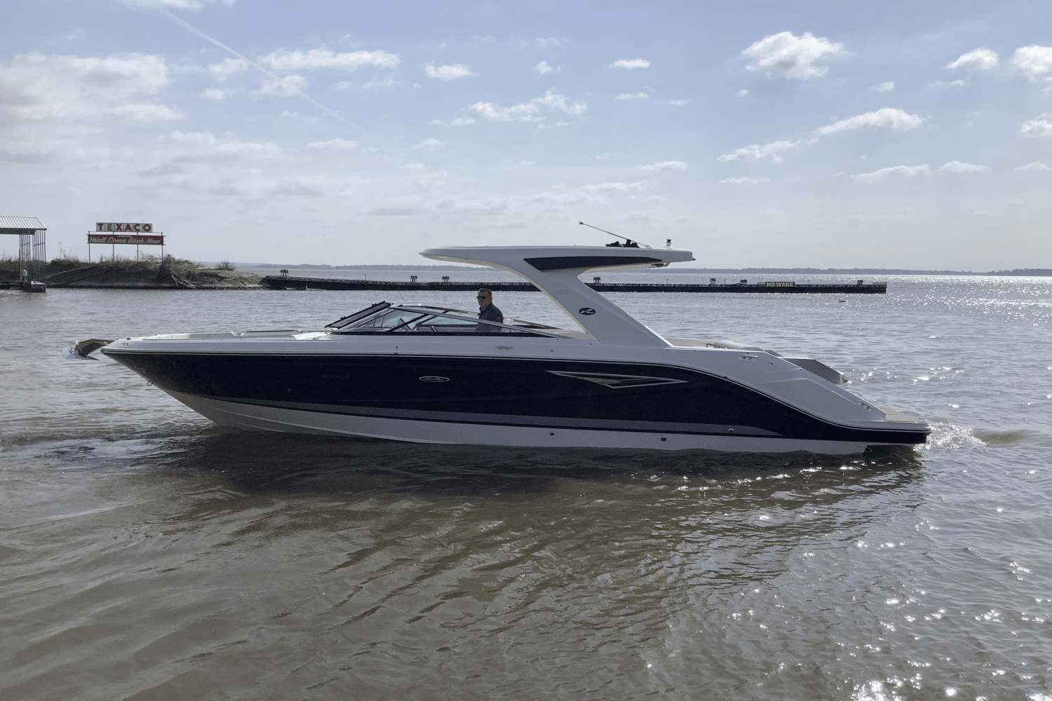 2025 Sea Ray SLX 310 Image Thumbnail #5