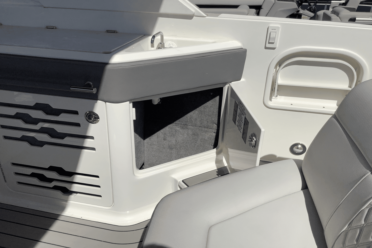 2025 Sea Ray SLX 310 Image Thumbnail #28