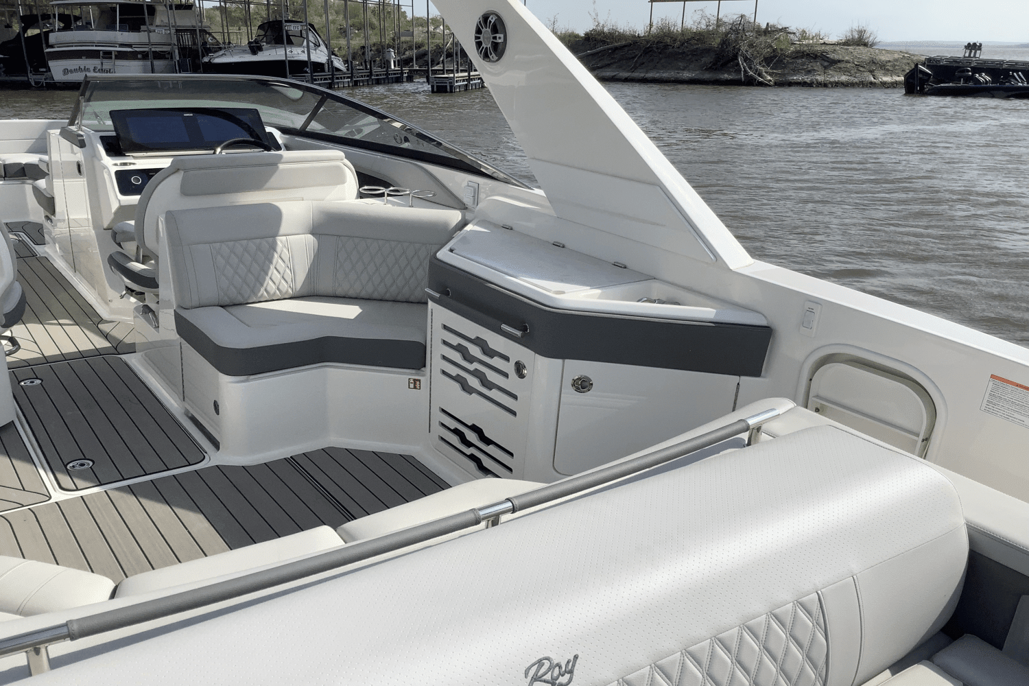2025 Sea Ray SLX 310 Image Thumbnail #27