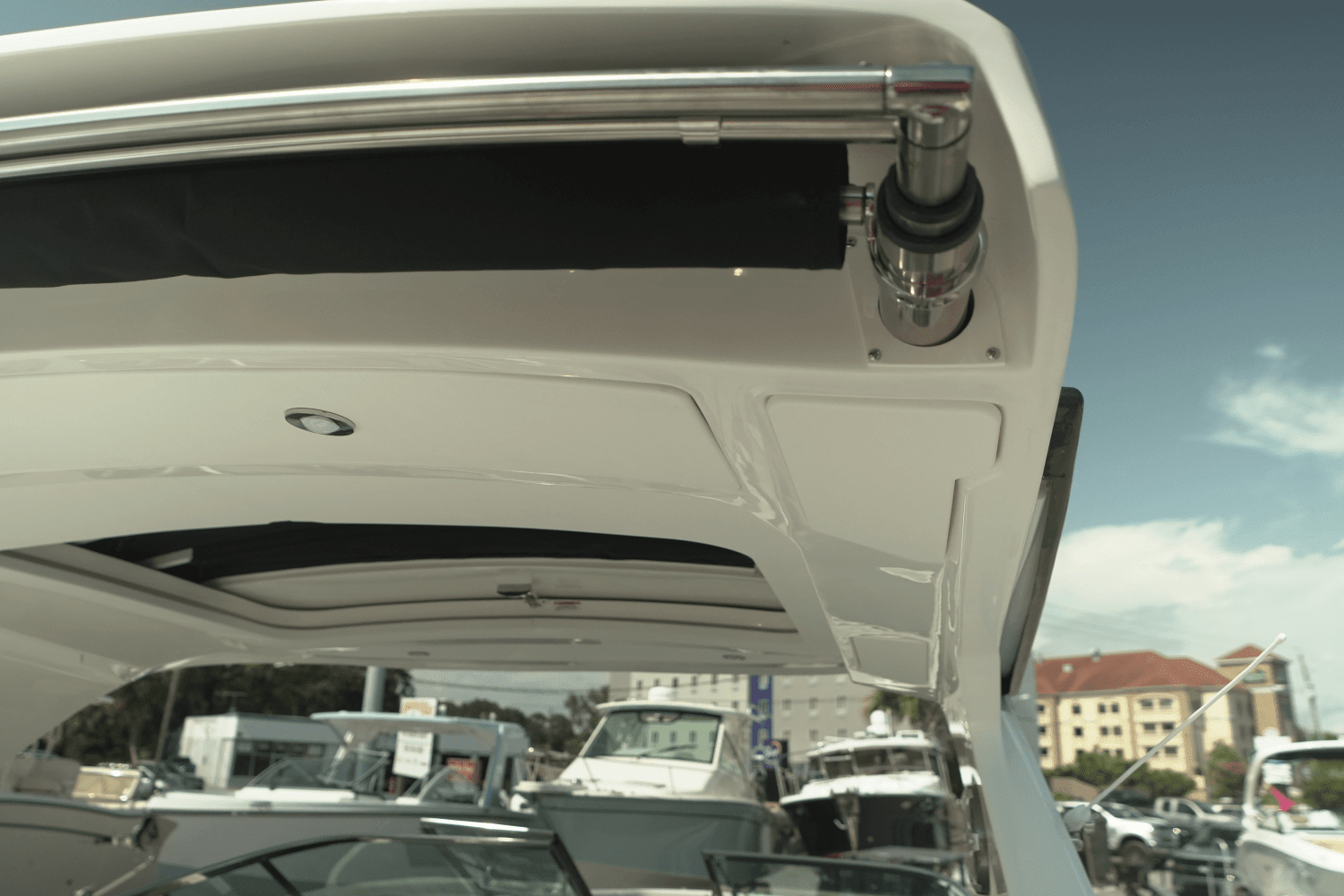 2025 Sea Ray SLX 310 Outboard Image Thumbnail #44