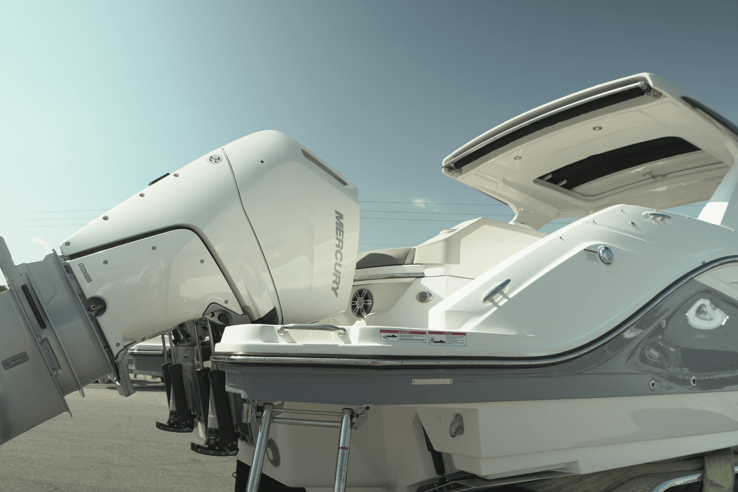 2025 Sea Ray SLX 310 Outboard Image Thumbnail #5