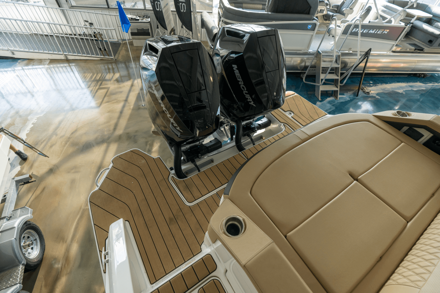 2025 Sea Ray SLX 310 Outboard Image Thumbnail #25