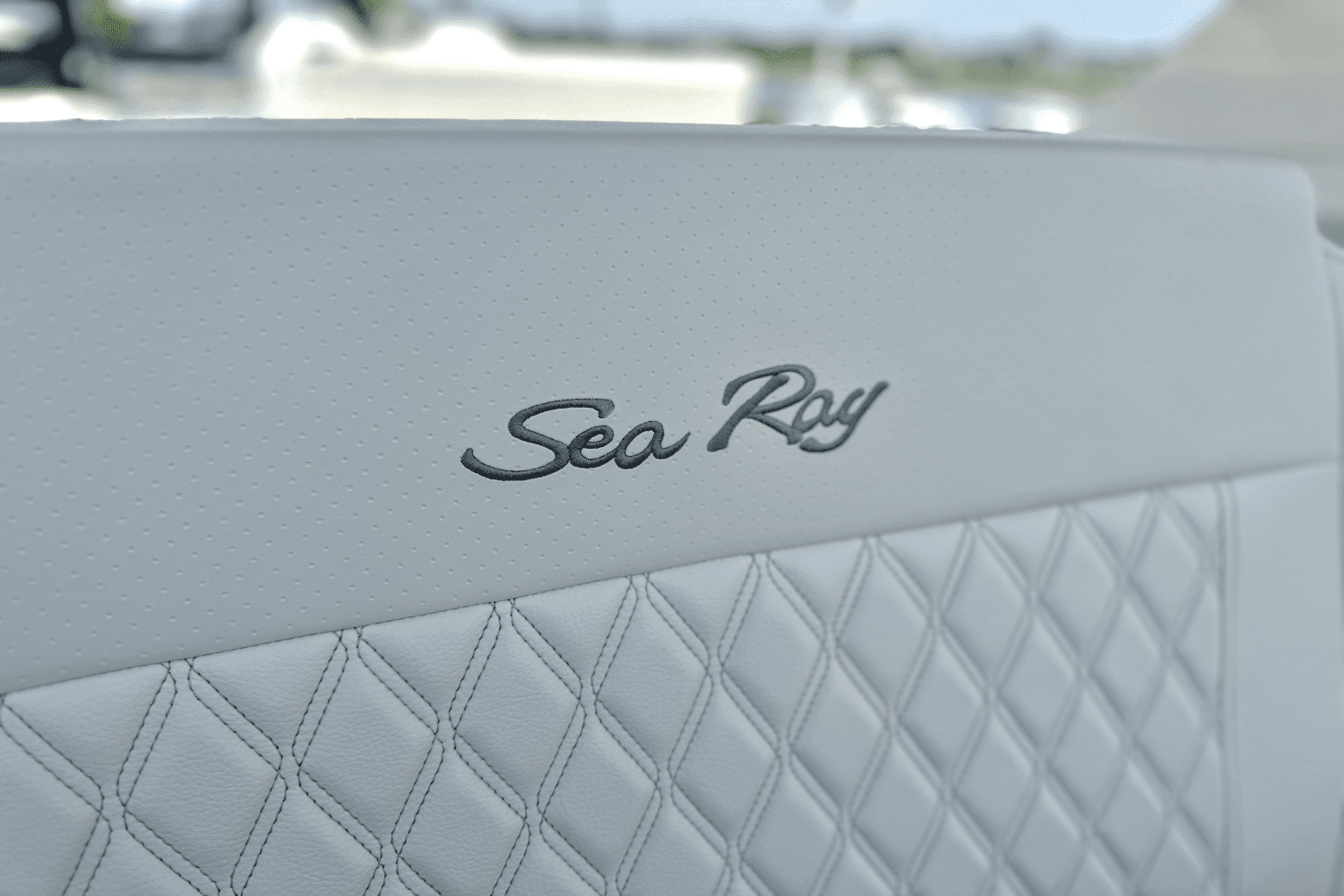 2025 Sea Ray SLX 350 Outboard Image Thumbnail #12