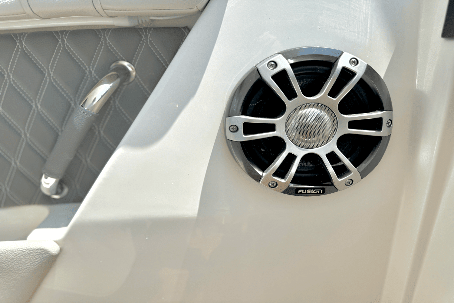 2025 Sea Ray SLX 350 Outboard Image Thumbnail #19