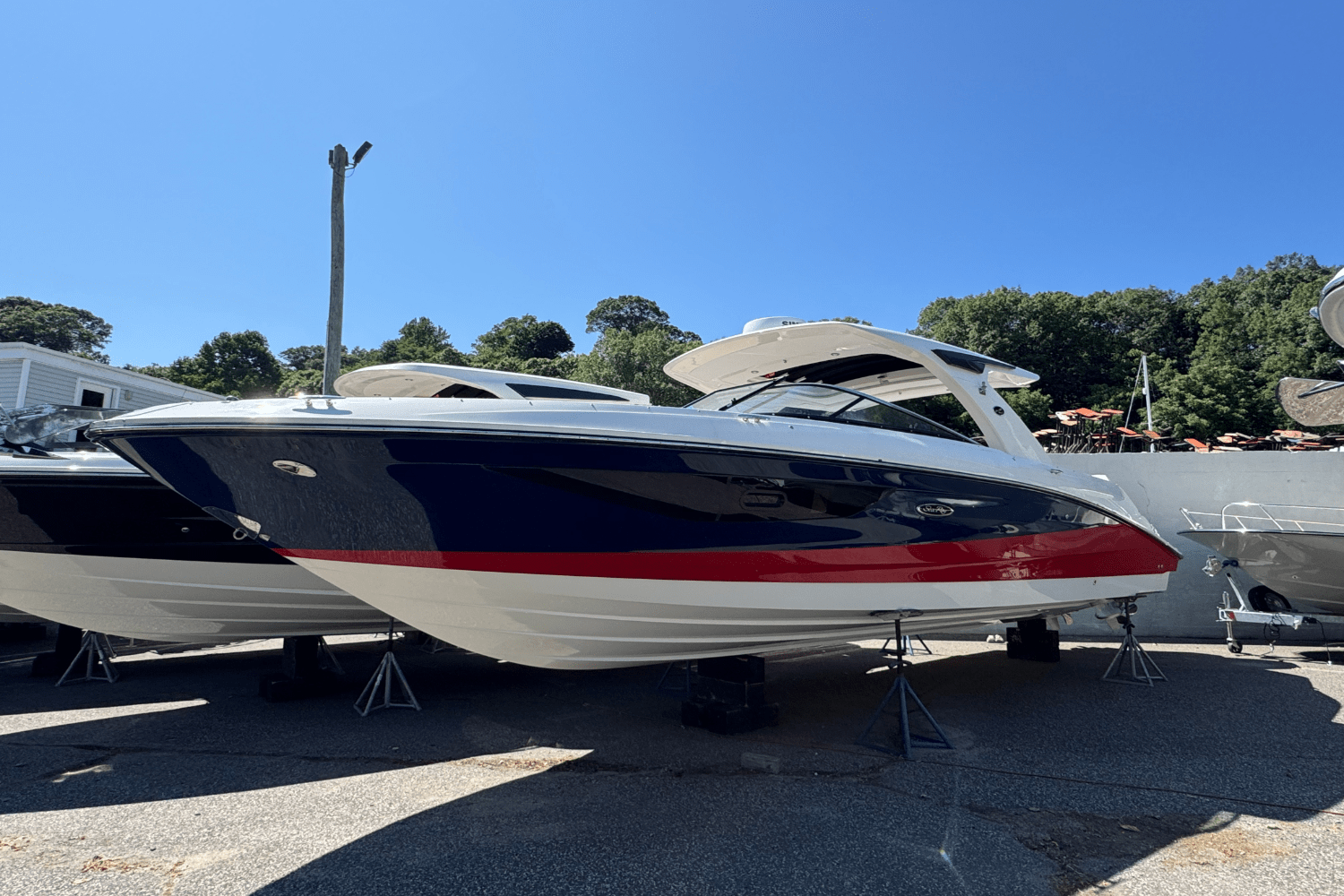 2025 Sea Ray SLX 350 Outboard Image Thumbnail #2