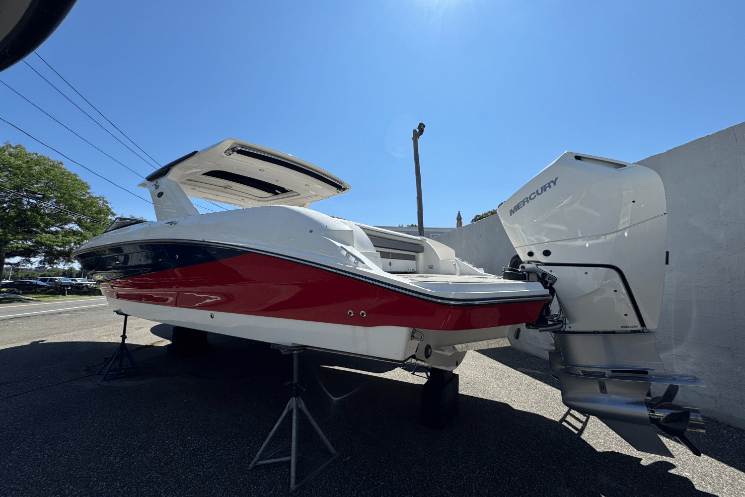 2025 Sea Ray SLX 350 Outboard Image Thumbnail #4