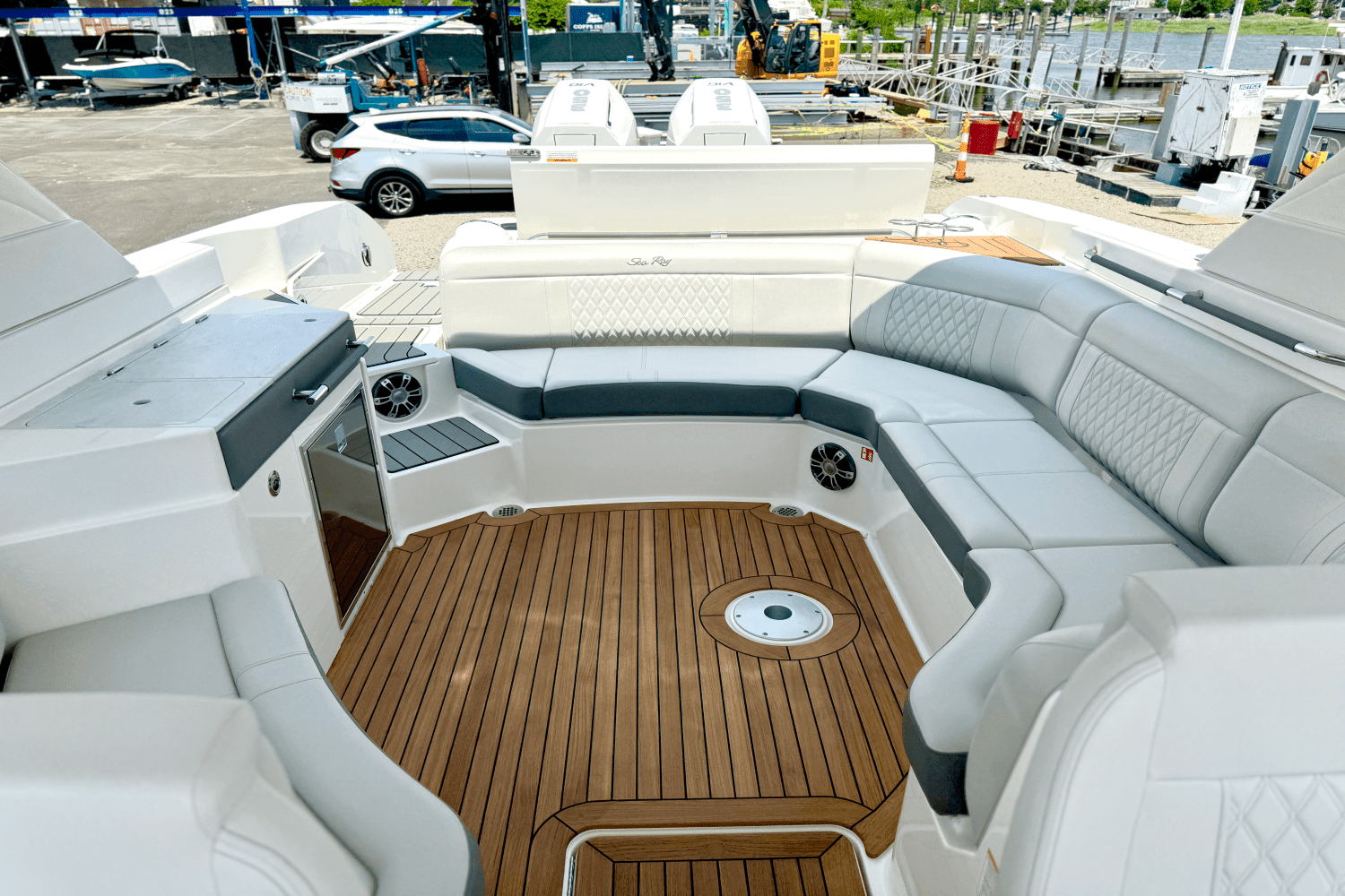 2025 Sea Ray SLX 350 Outboard Image Thumbnail #11