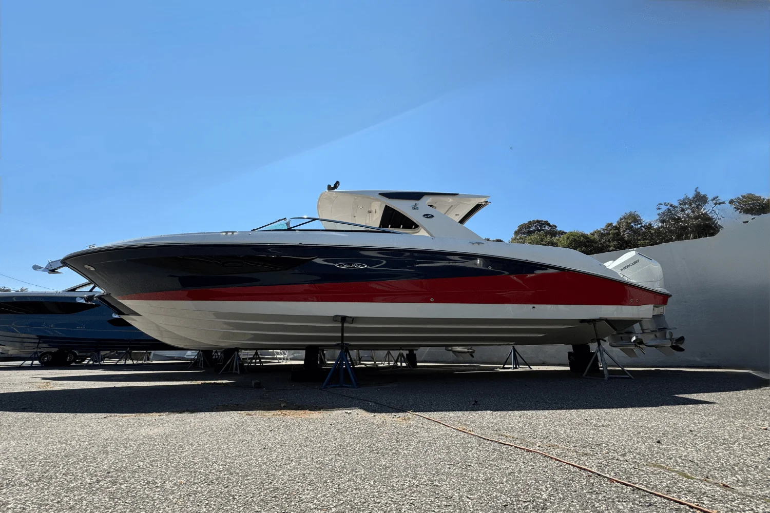 2025 Sea Ray SLX 350 Outboard Image Thumbnail #1