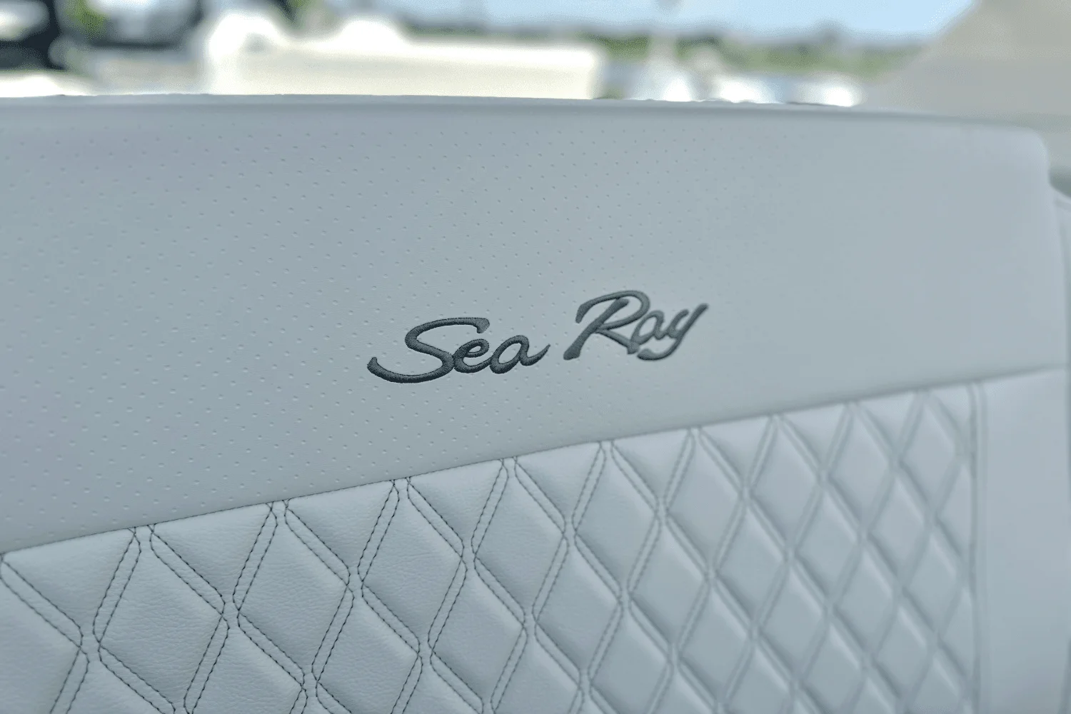 2025 Sea Ray SLX 350 Outboard Image Thumbnail #17