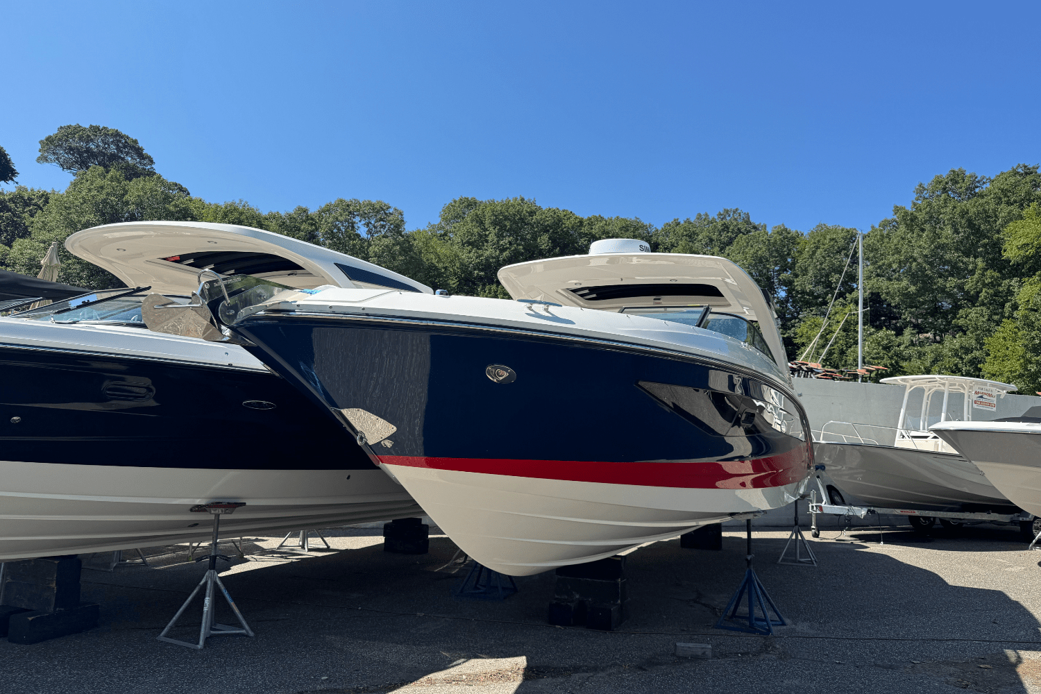 2025 Sea Ray SLX 350 Outboard Image Thumbnail #3