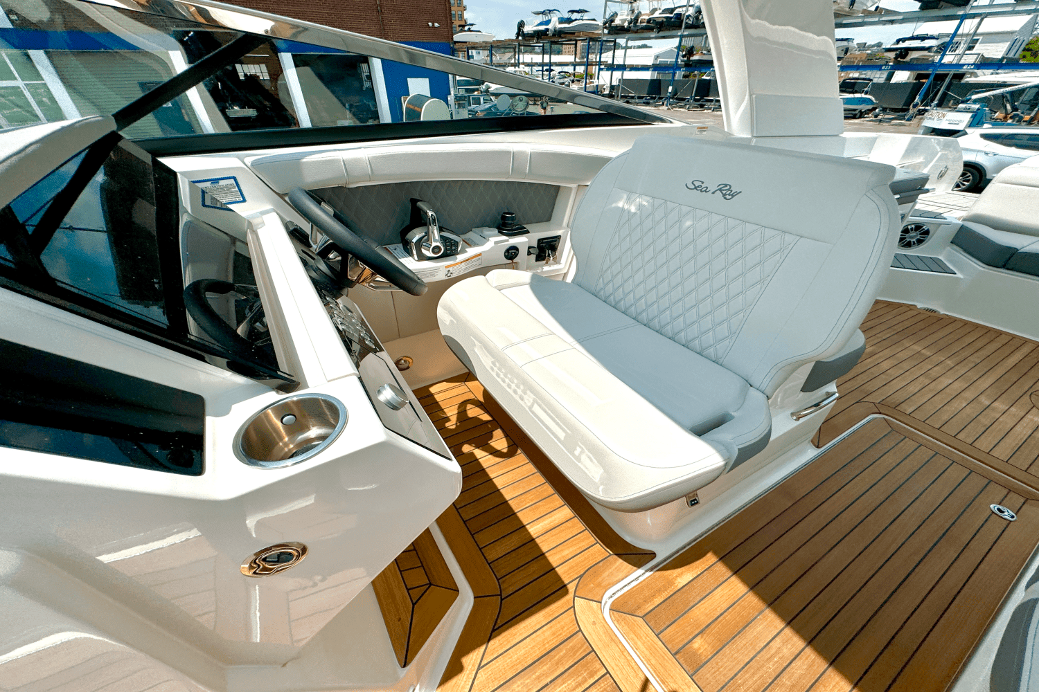 2025 Sea Ray SLX 350 Outboard Image Thumbnail #28