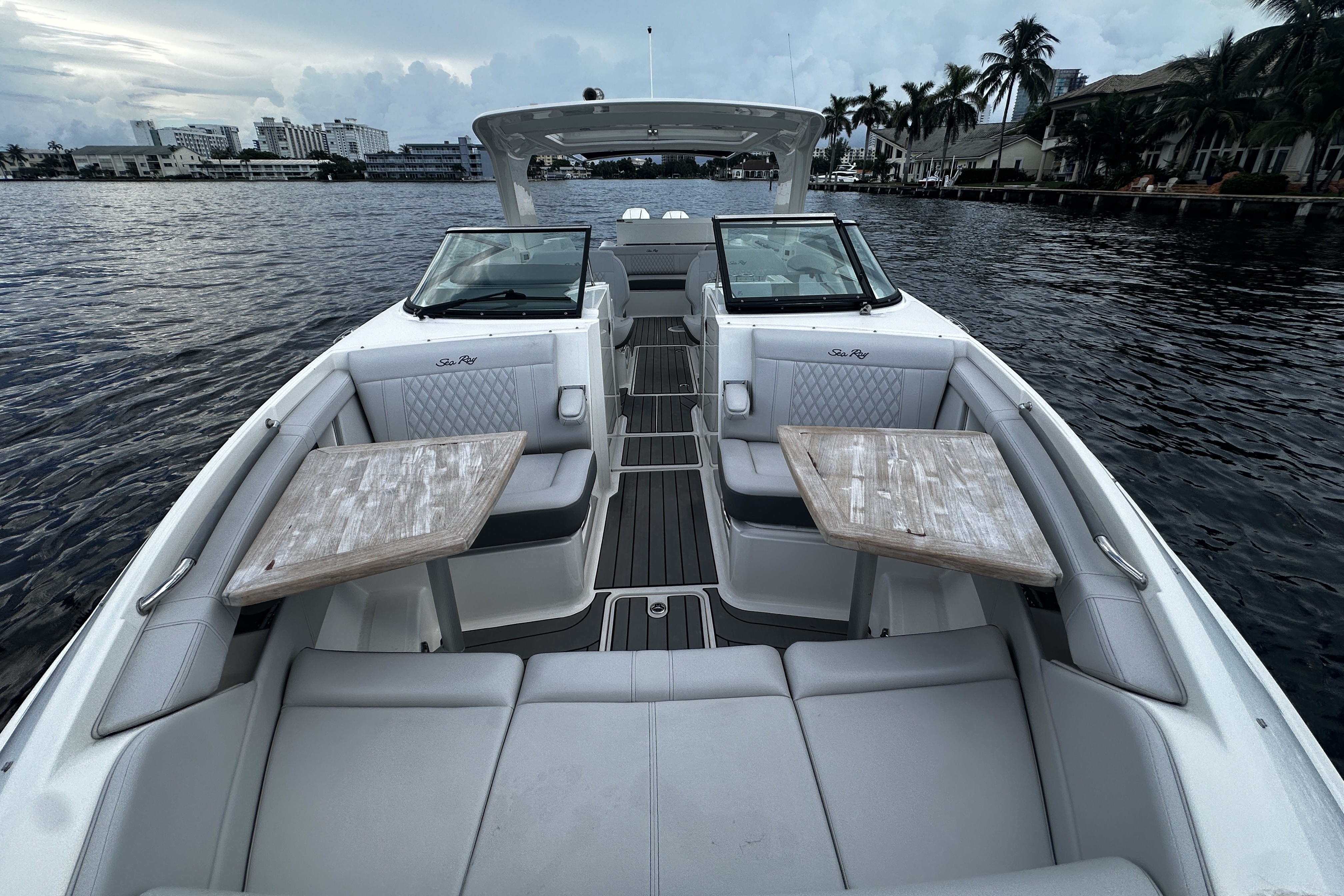 2025 Sea Ray SLX 350 Outboard Image Thumbnail #37