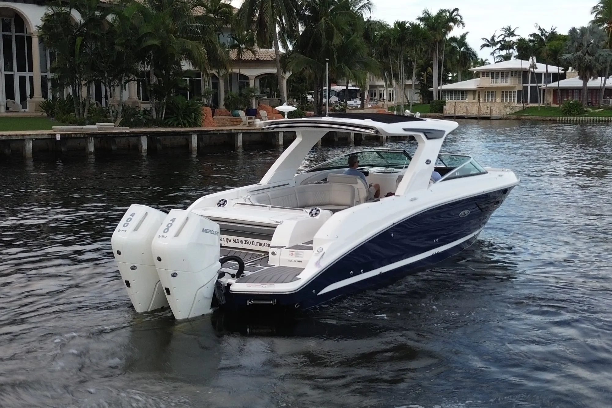 2025 Sea Ray SLX 350 Outboard Image Thumbnail #6