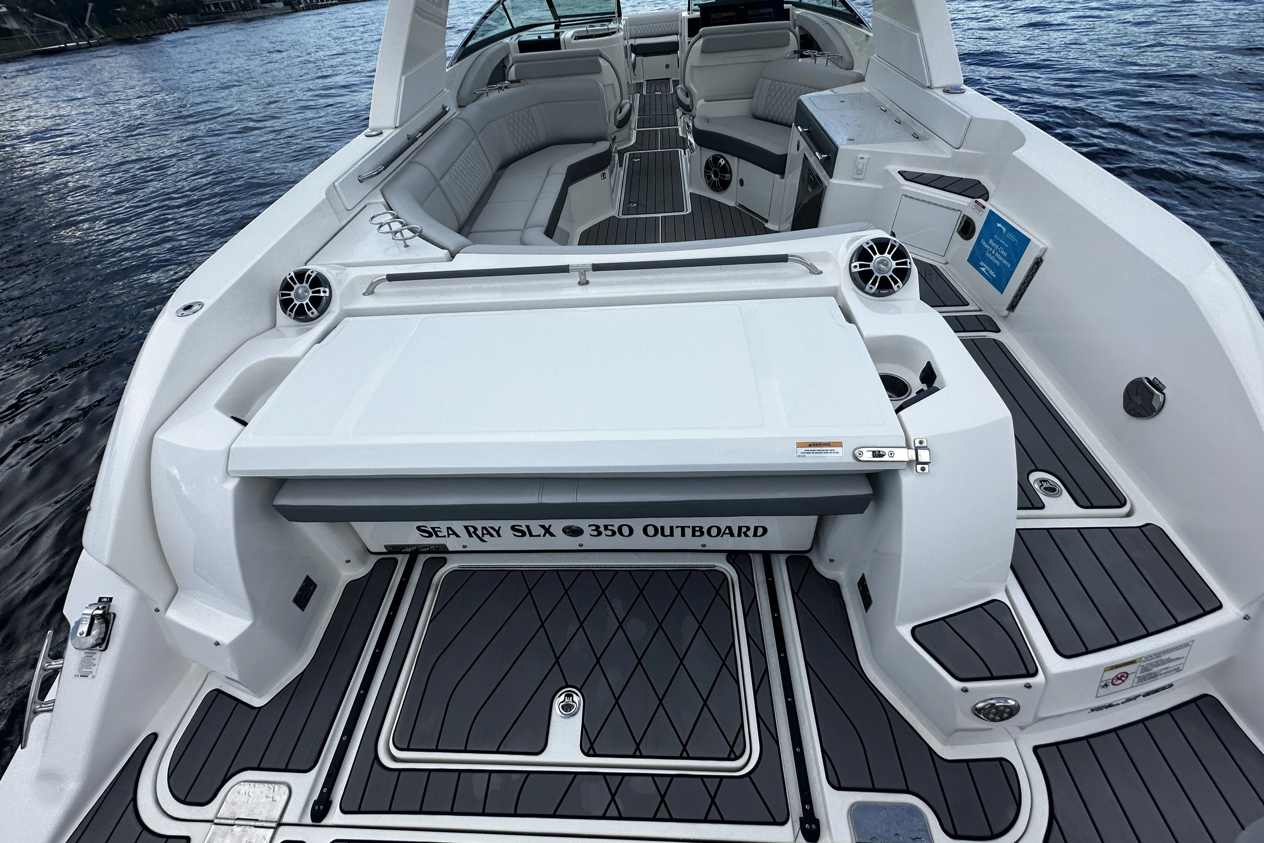 2025 Sea Ray SLX 350 Outboard Image Thumbnail #15