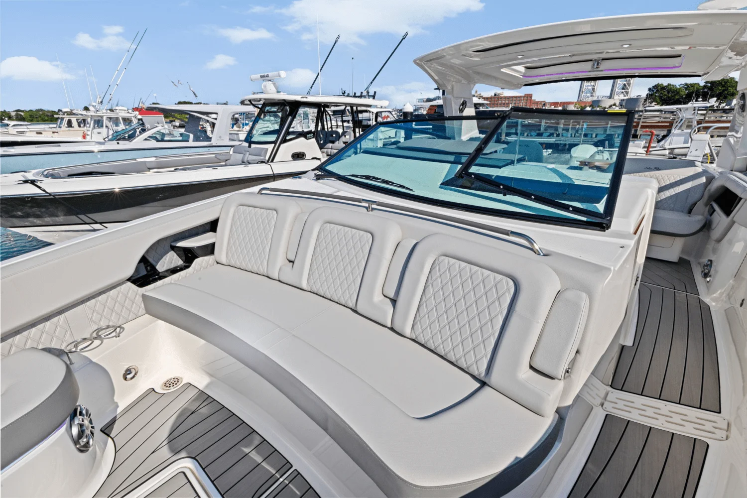 2025 Sea Ray SLX 400 Outboard Image Thumbnail #49