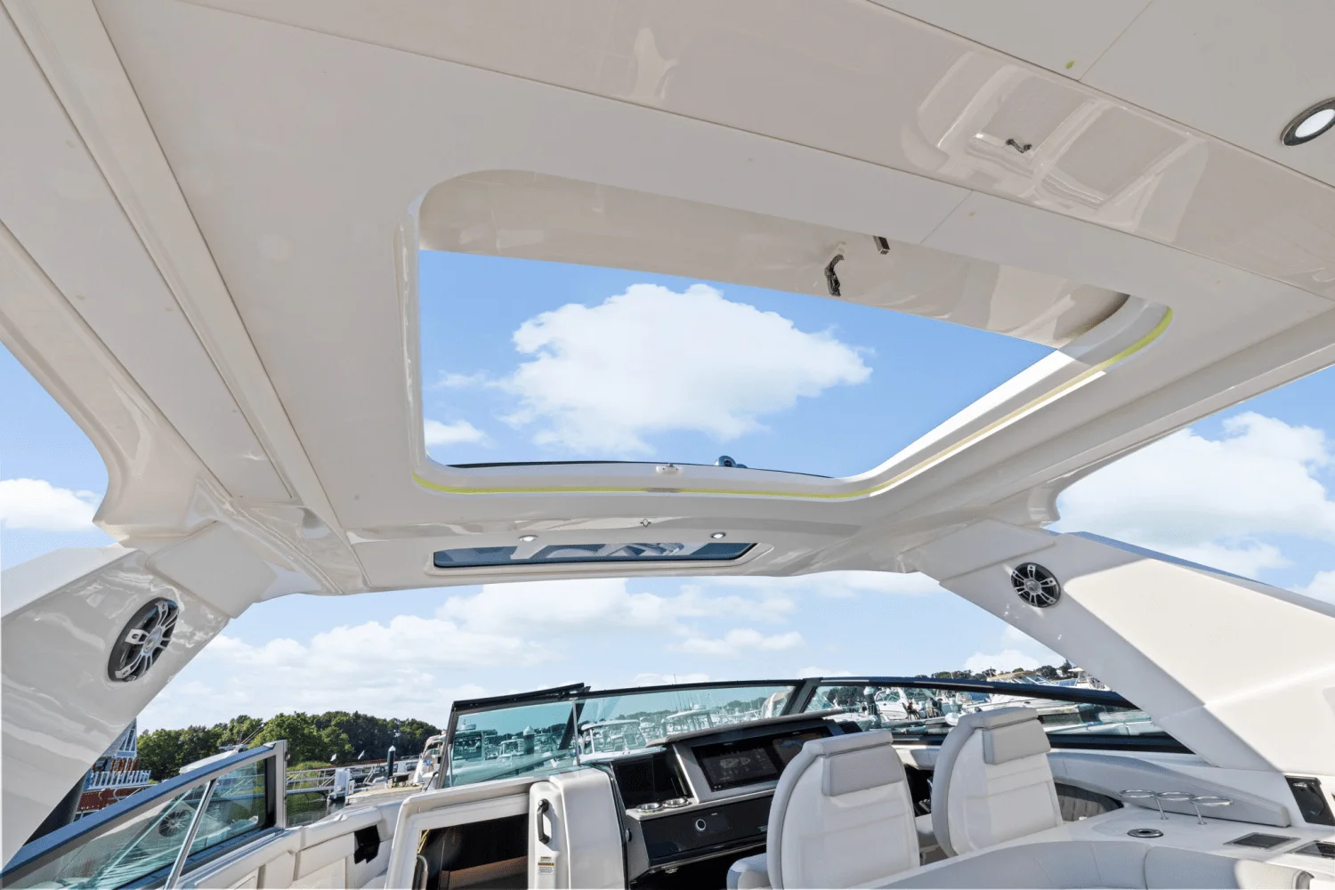 2025 Sea Ray SLX 400 Outboard Image Thumbnail #35