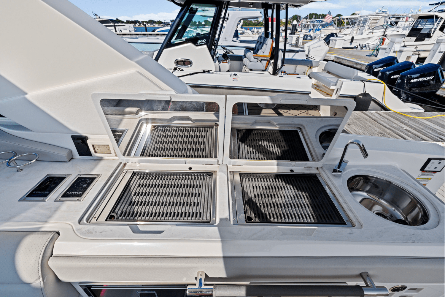 2025 Sea Ray SLX 400 Outboard Image Thumbnail #20