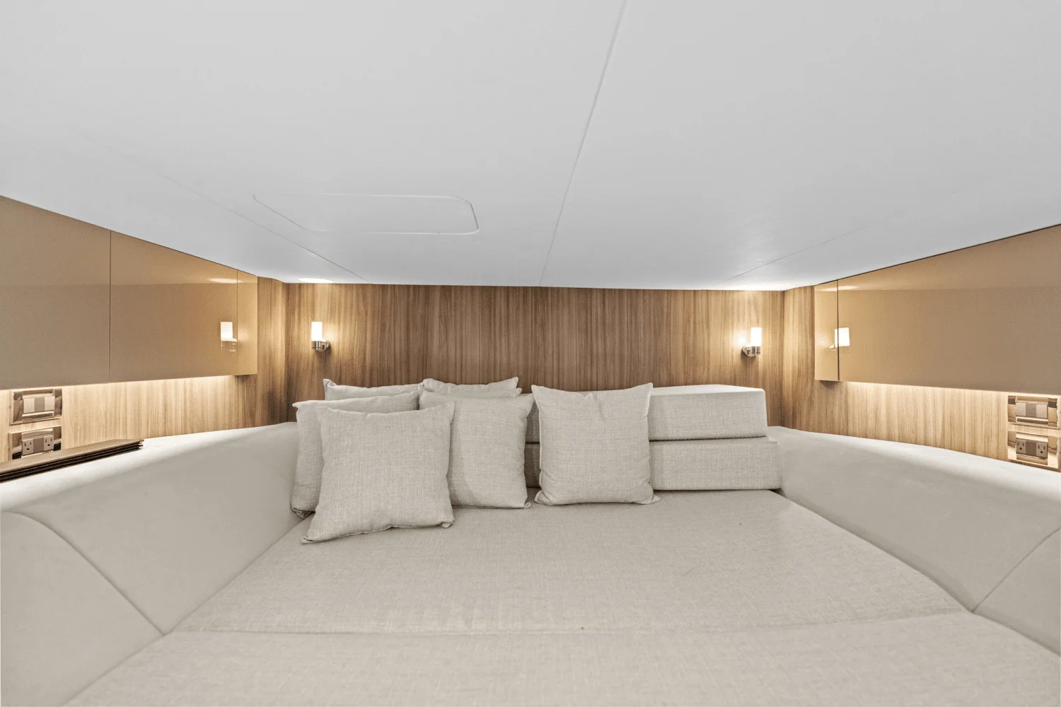 2025 Sea Ray SLX 400 Outboard Image Thumbnail #43