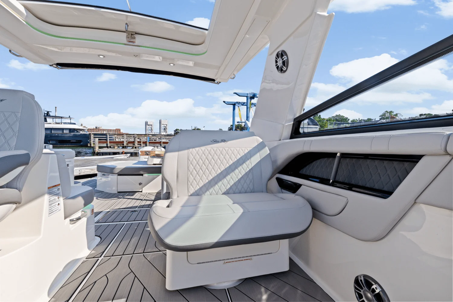 2025 Sea Ray SLX 400 Outboard Image Thumbnail #34