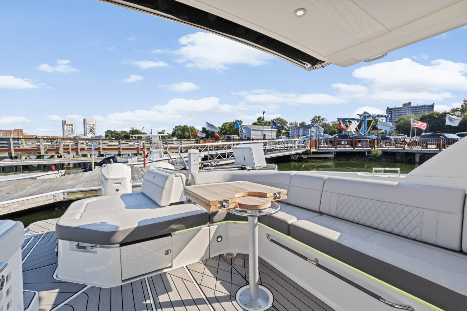 2025 Sea Ray SLX 400 Outboard Image Thumbnail #21