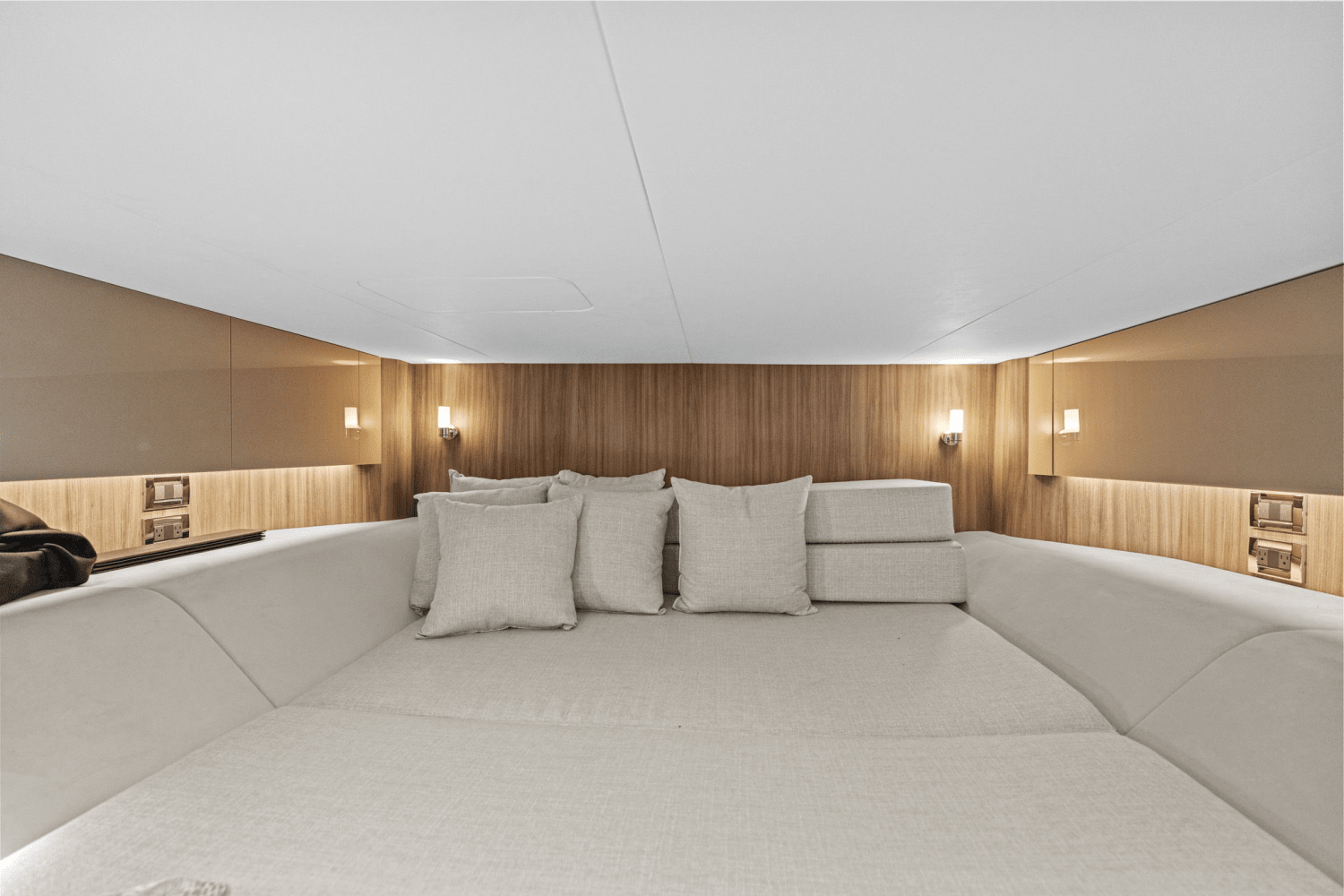 2025 Sea Ray SLX 400 Outboard Image Thumbnail #42