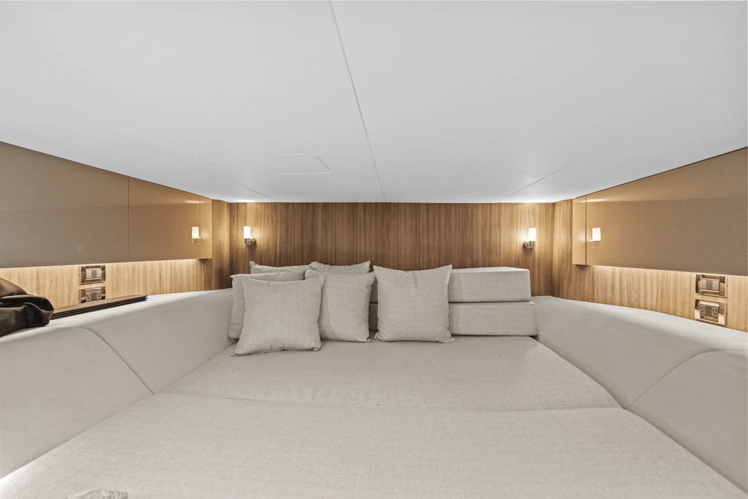 2025 Sea Ray SLX 400 Outboard Image Thumbnail #42