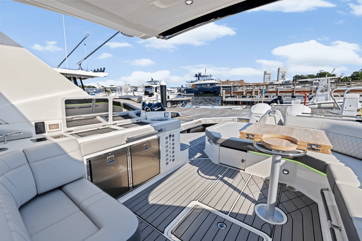 2025 Sea Ray SLX 400 Outboard Image Thumbnail #16