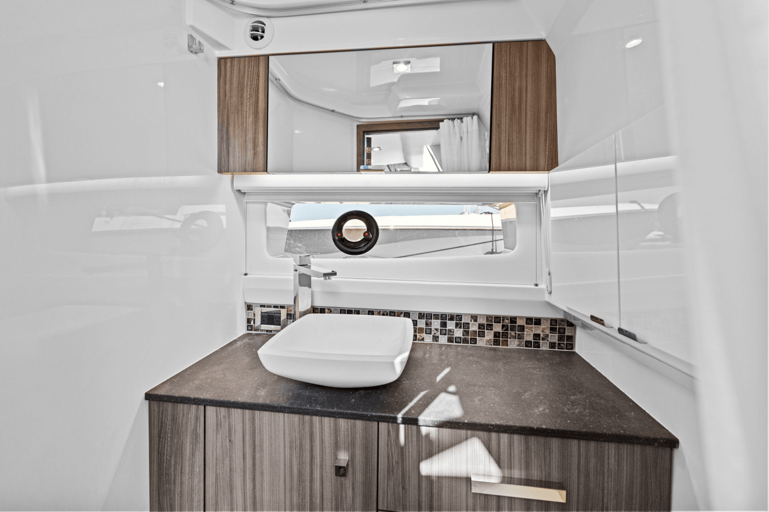 2025 Sea Ray SLX 400 Outboard Image Thumbnail #41