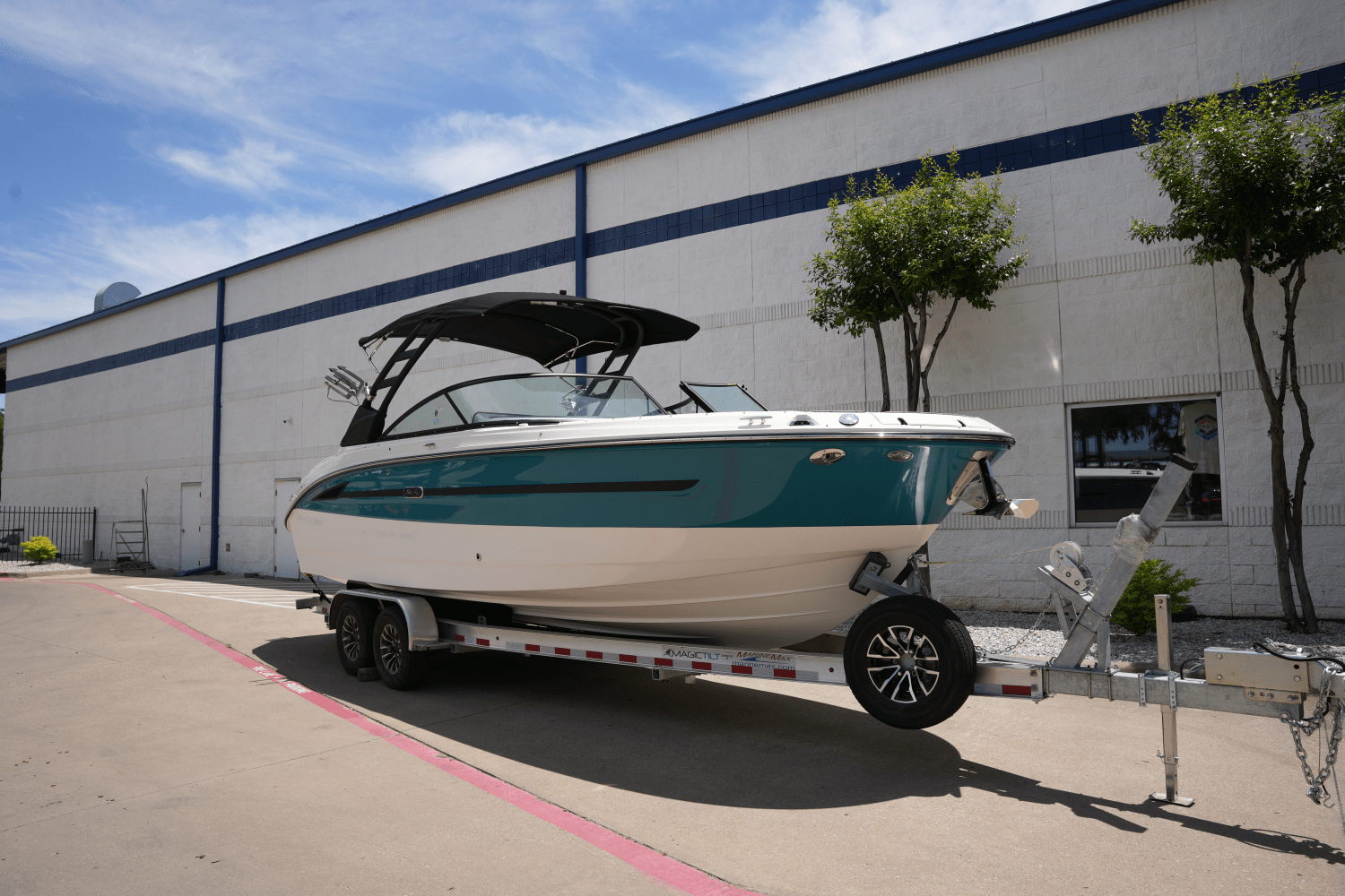 2025 Sea Ray SDX 270 Surf Image Thumbnail #1