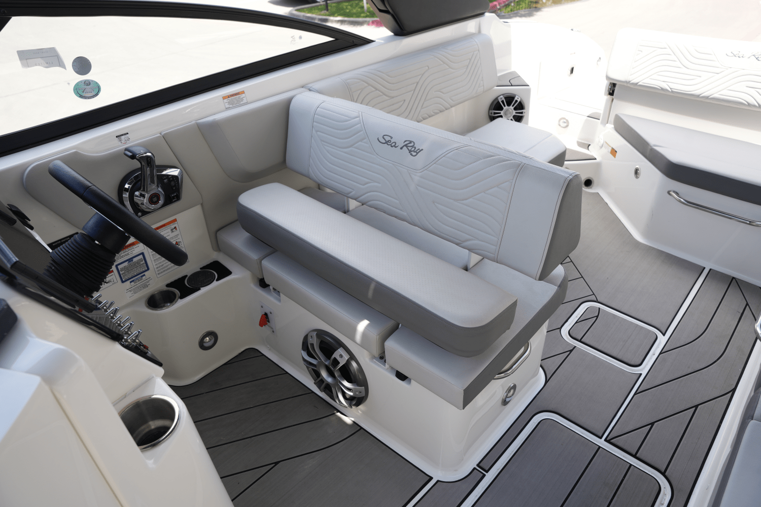 2025 Sea Ray SDX 270 Surf Image Thumbnail #12