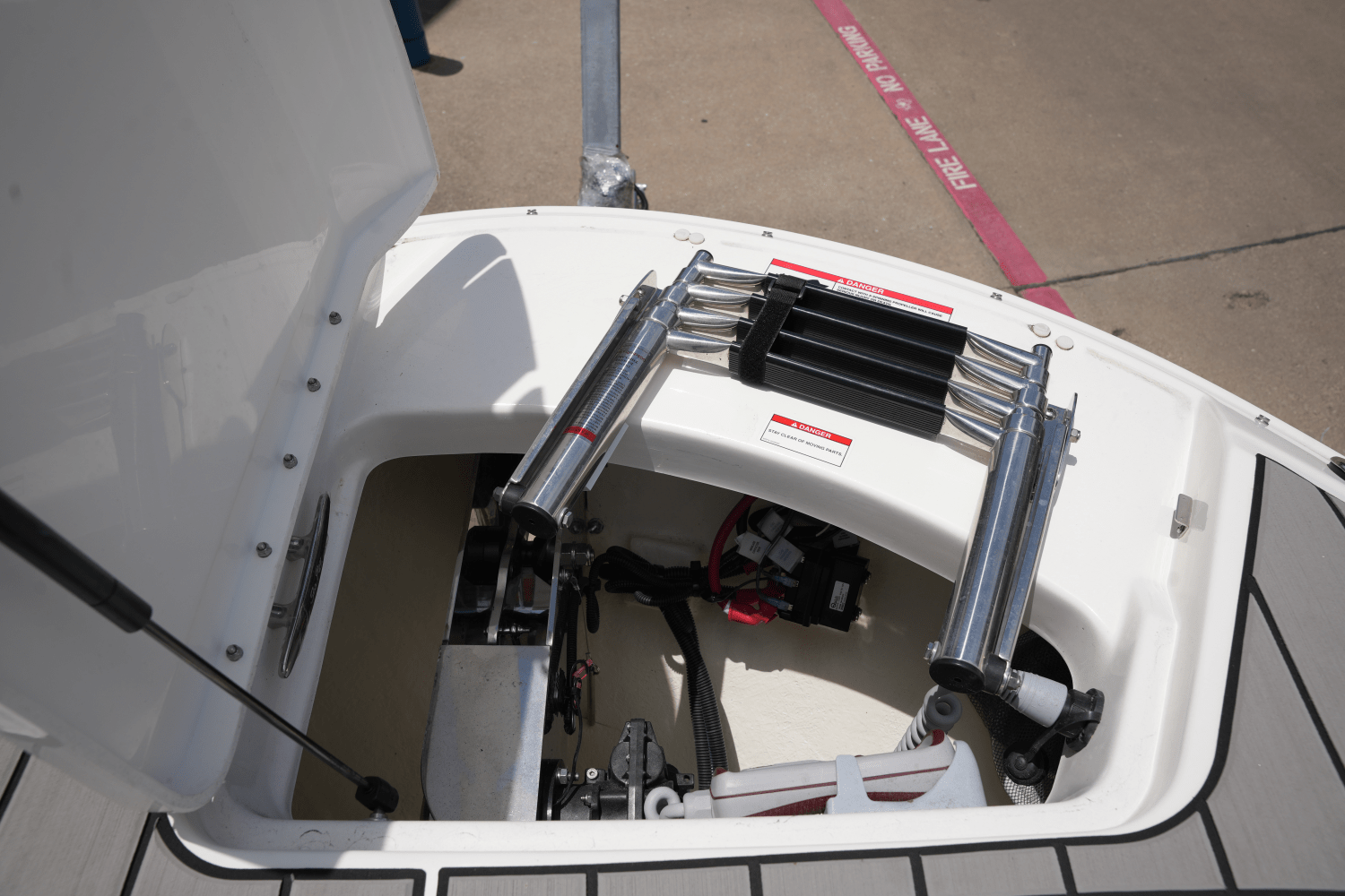 2025 Sea Ray SDX 270 Surf Image Thumbnail #20