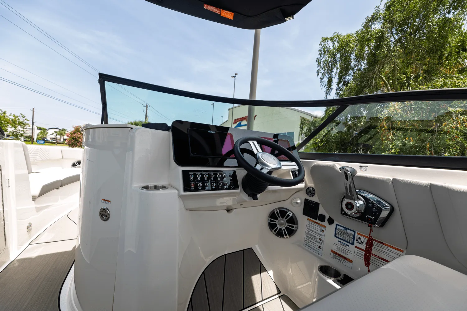 2025 Sea Ray SDX 270 Surf Image Thumbnail #12