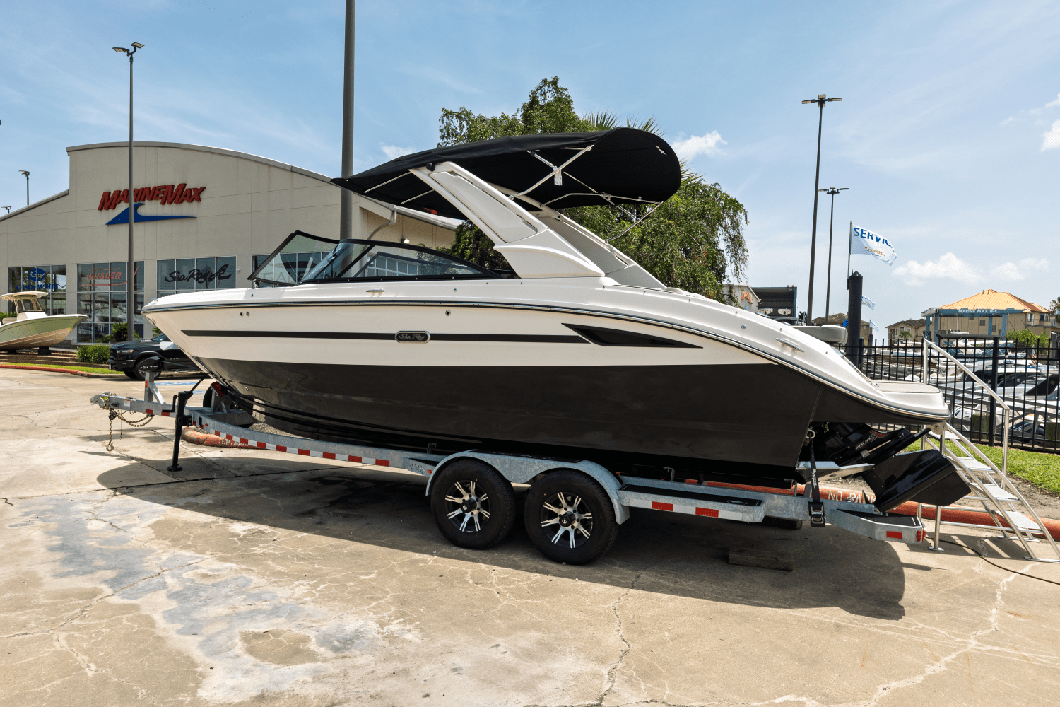 2025 Sea Ray SDX 270 Surf Image Thumbnail #2