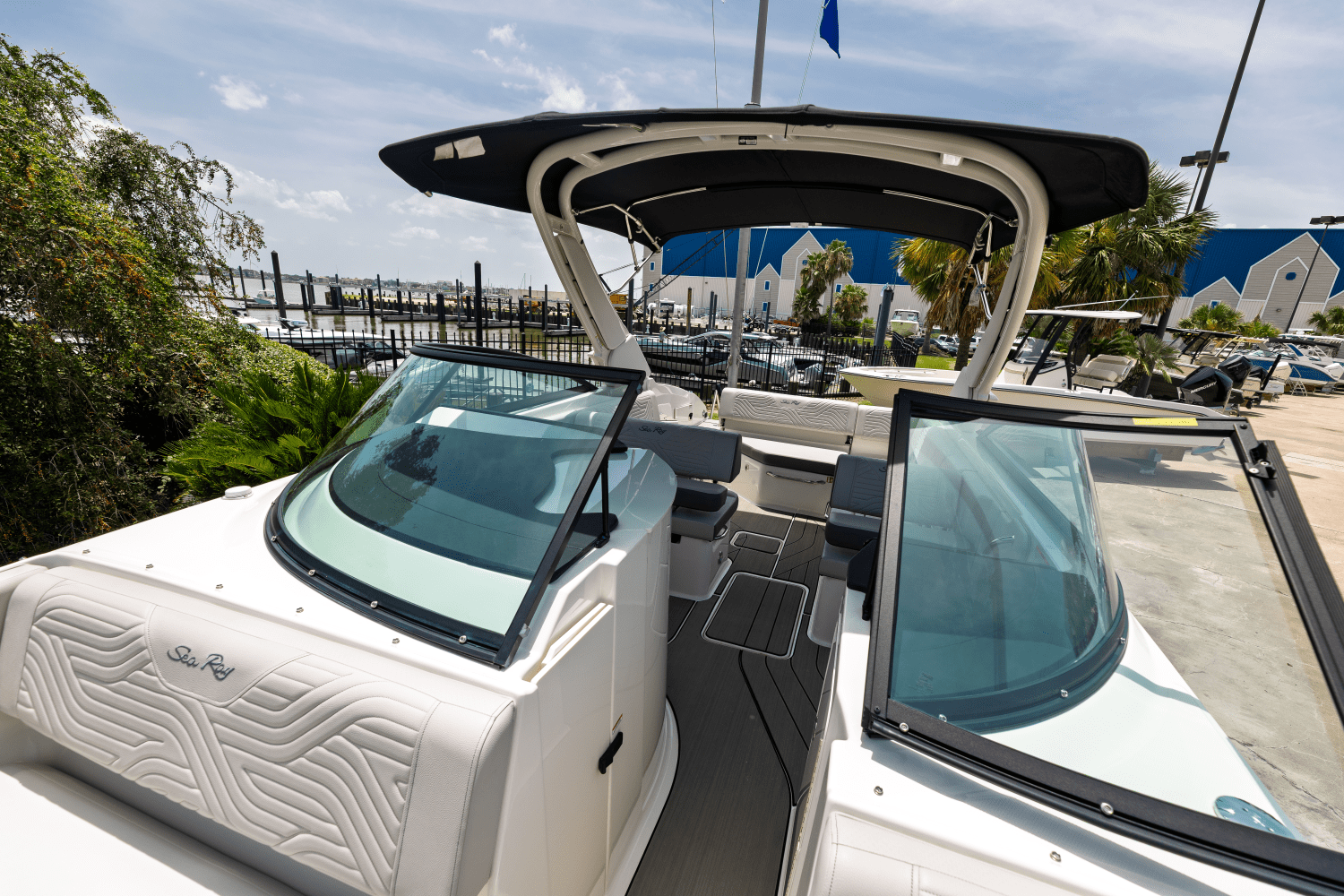 2025 Sea Ray SDX 270 Surf Image Thumbnail #15