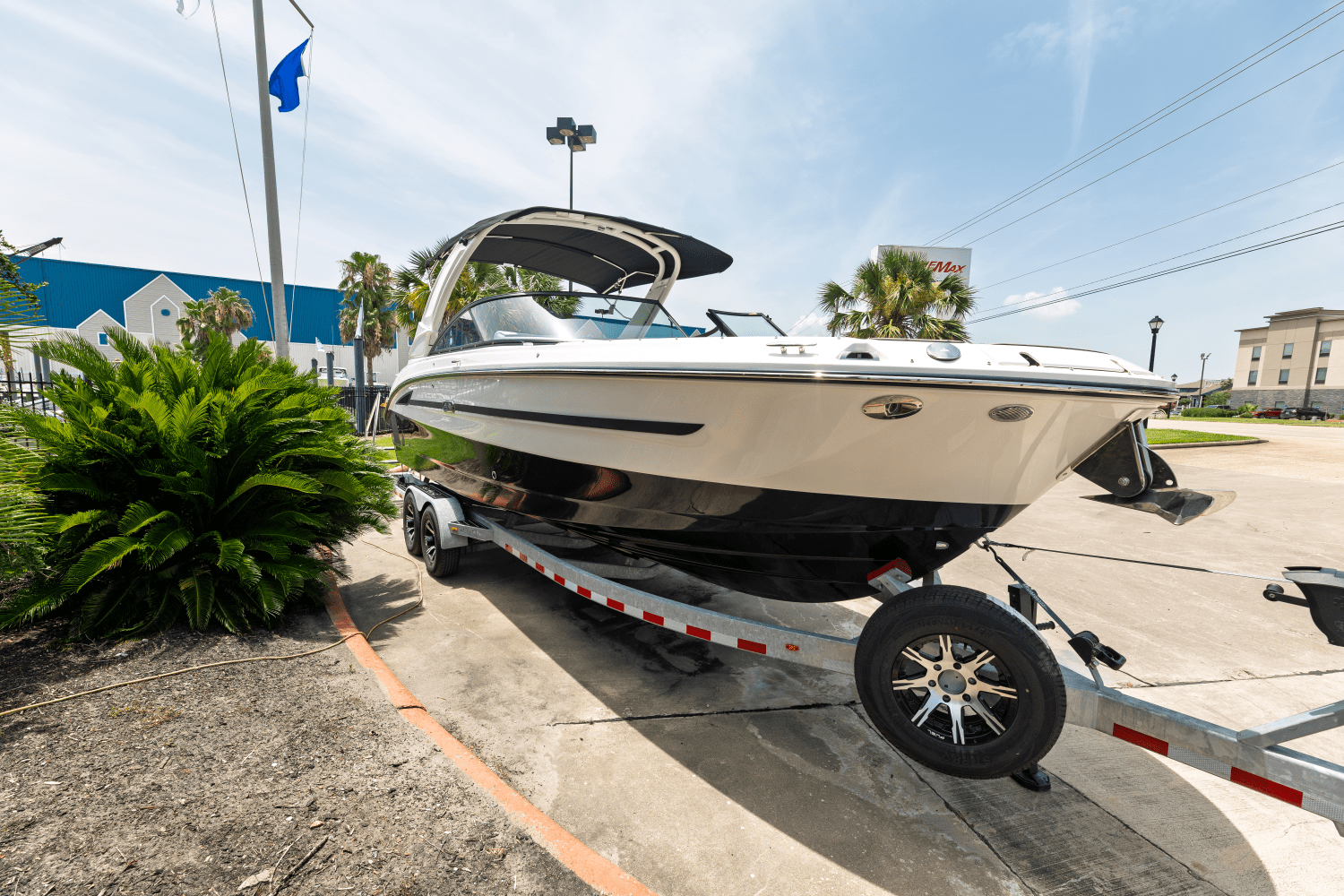 2025 Sea Ray SDX 270 Surf Image Thumbnail #24