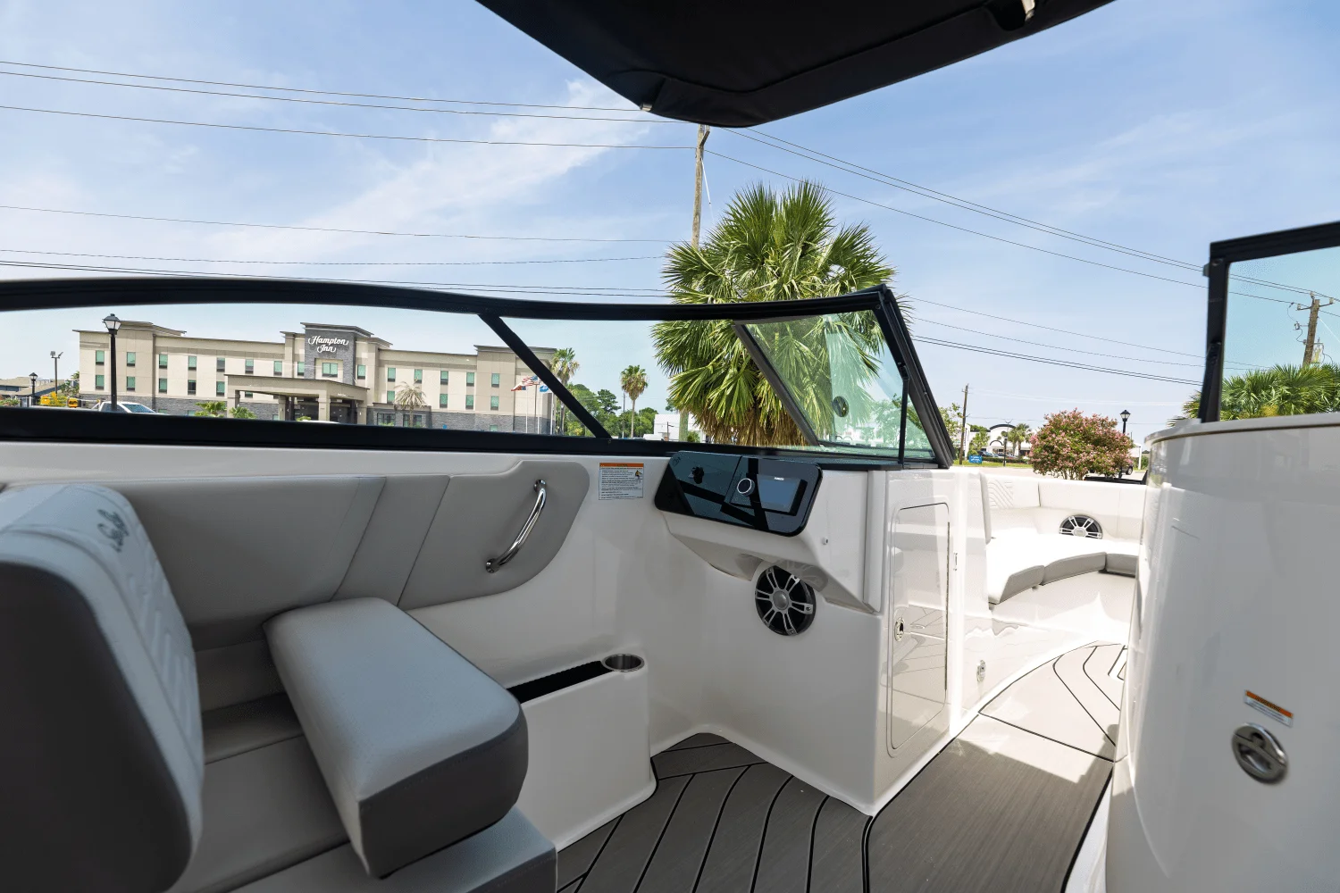 2025 Sea Ray SDX 270 Surf Image Thumbnail #11