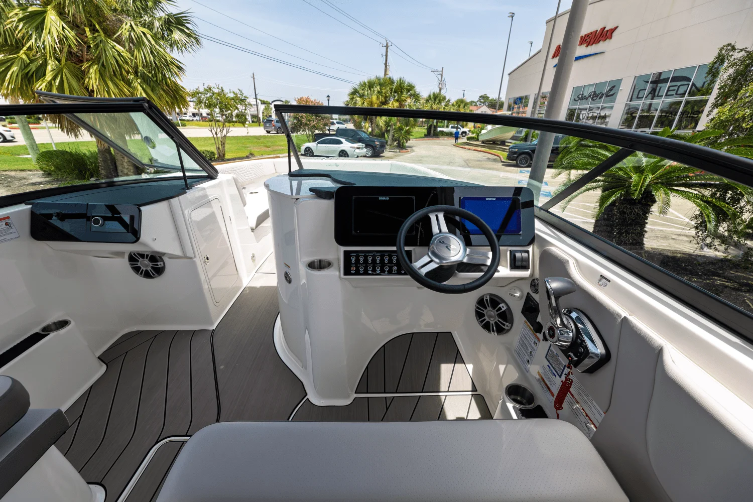 2025 Sea Ray SDX 270 Surf Image Thumbnail #15