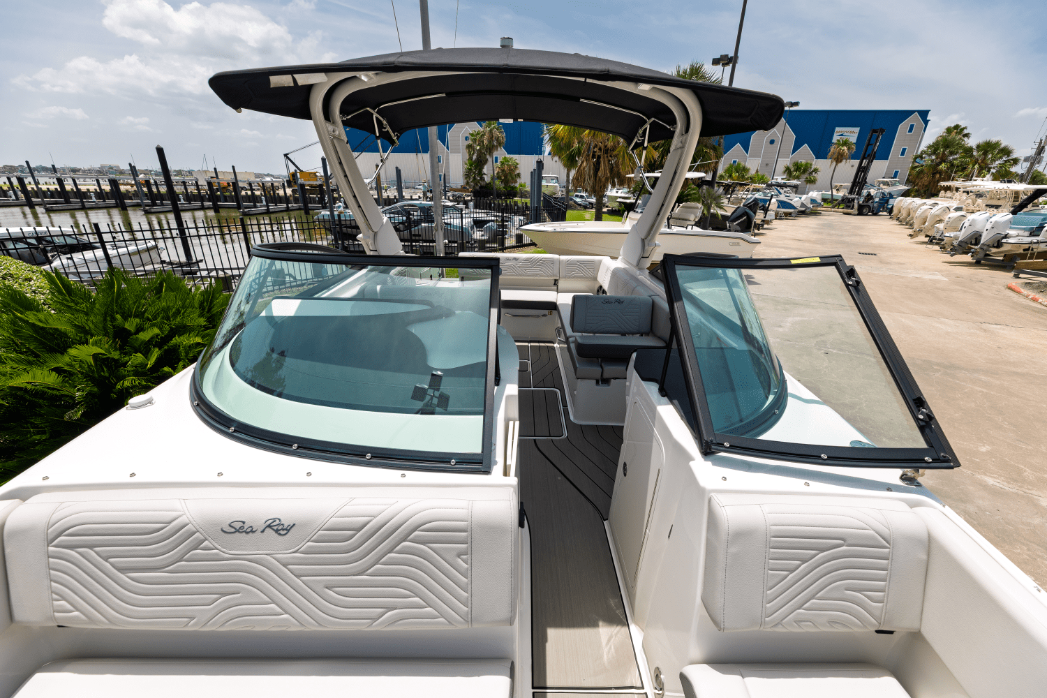 2025 Sea Ray SDX 270 Surf Image Thumbnail #14