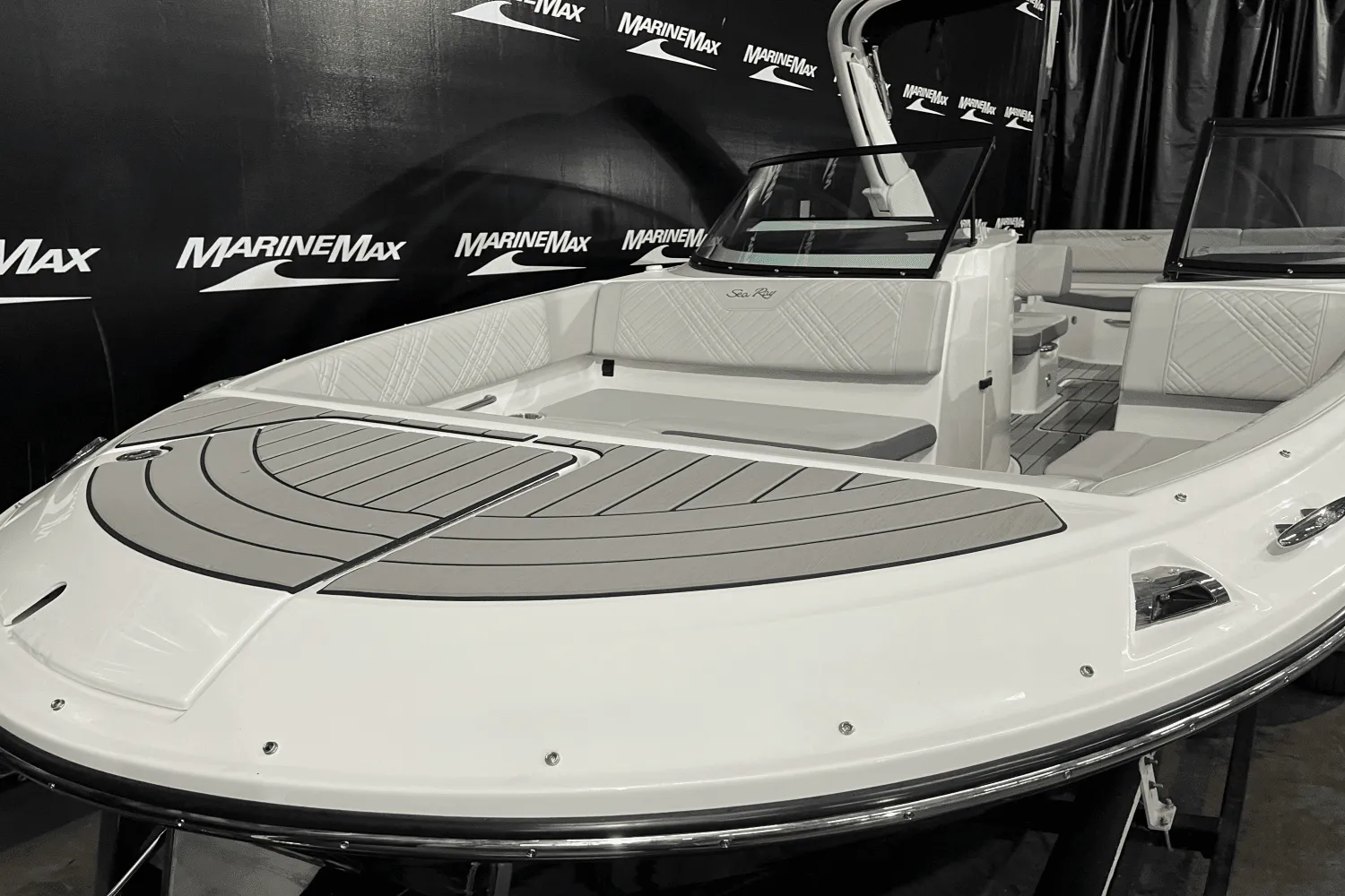 2025 Sea Ray SDX 270 Surf Image Thumbnail #2