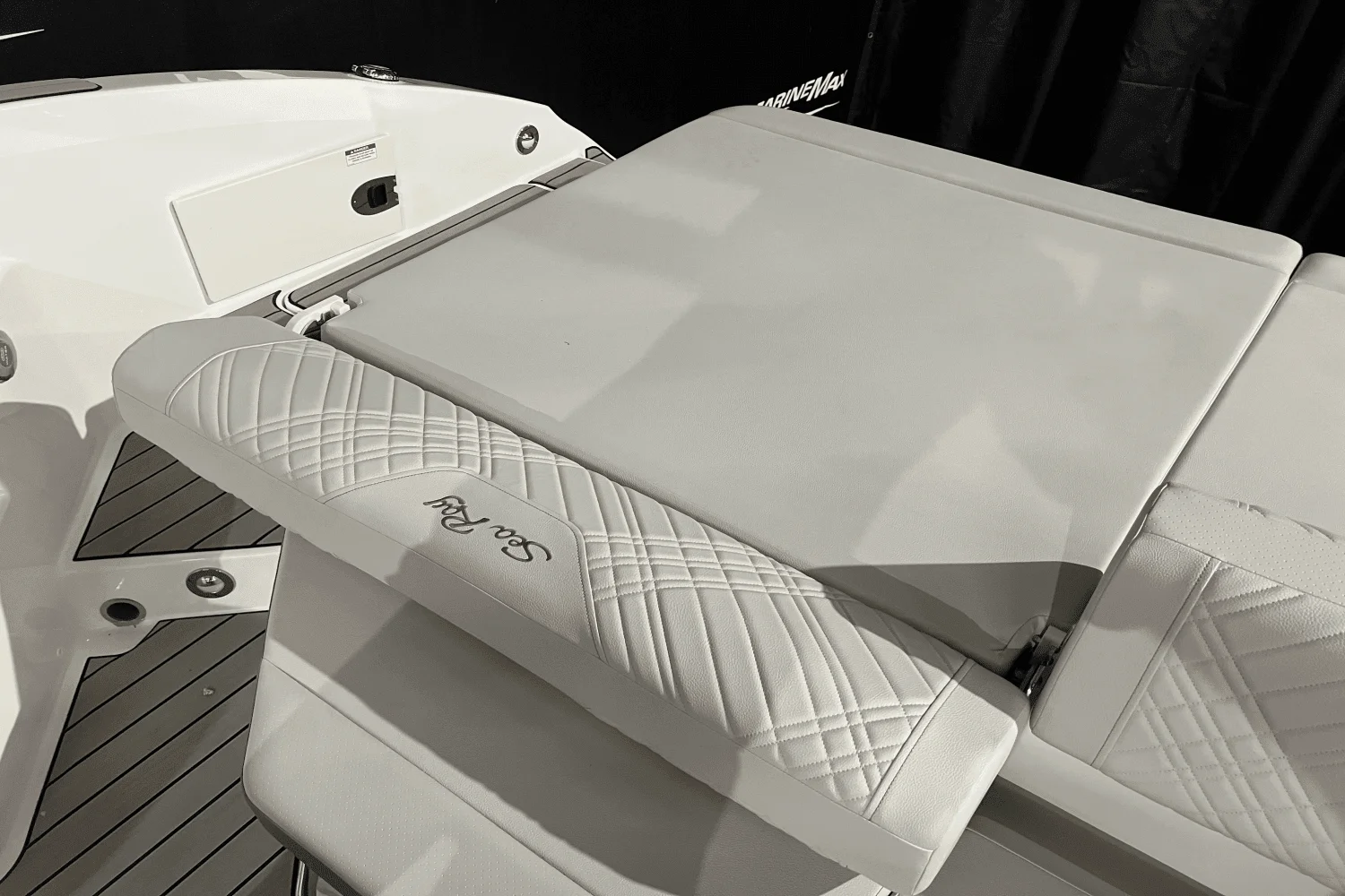 2025 Sea Ray SDX 270 Surf Image Thumbnail #14