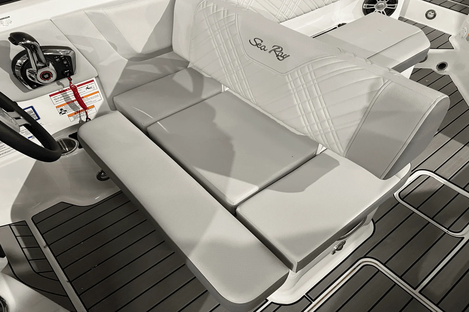 2025 Sea Ray SDX 270 Surf Image Thumbnail #16