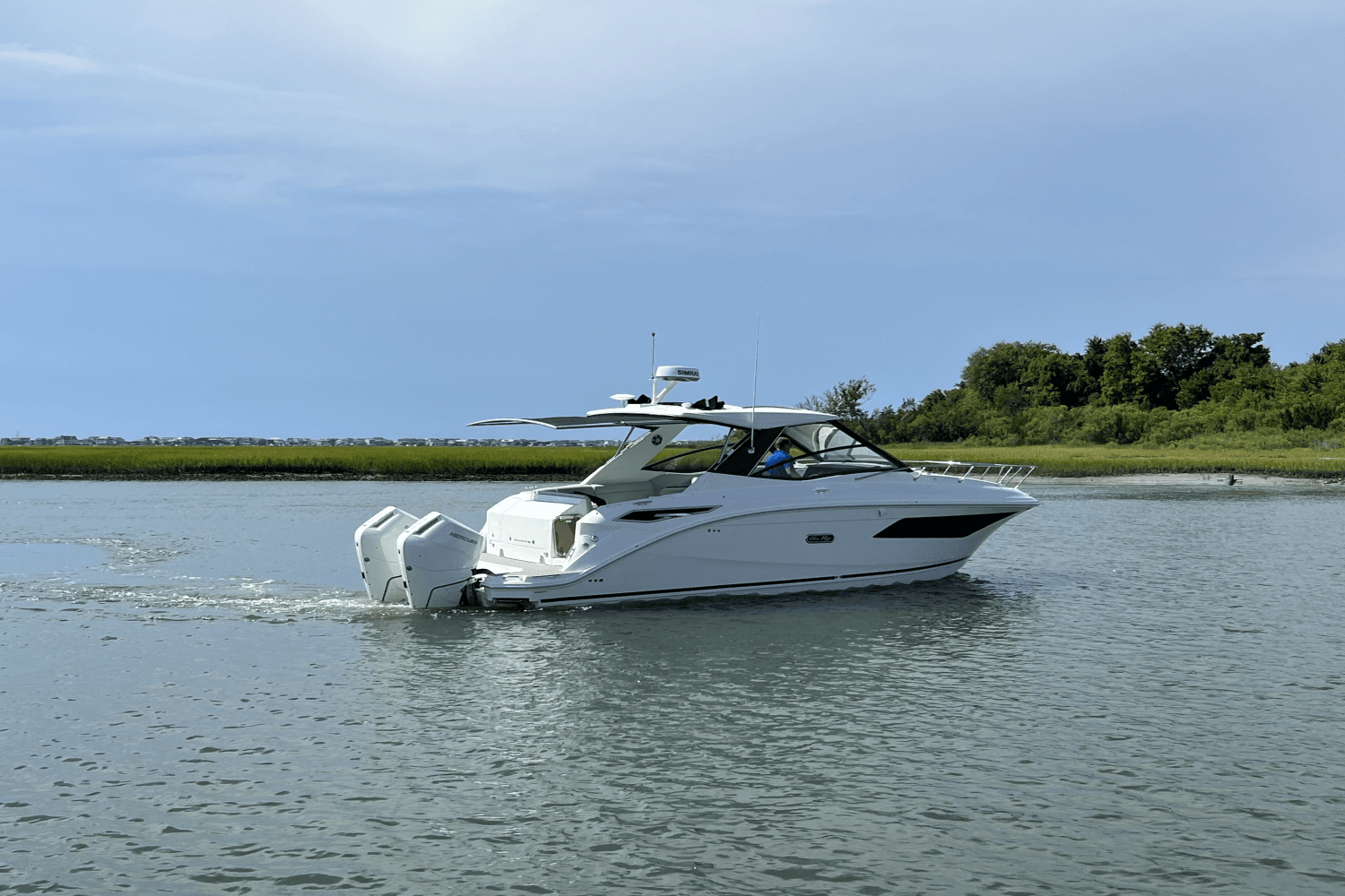 2025 Sea Ray Sundancer 320 Outboard Image Thumbnail #4