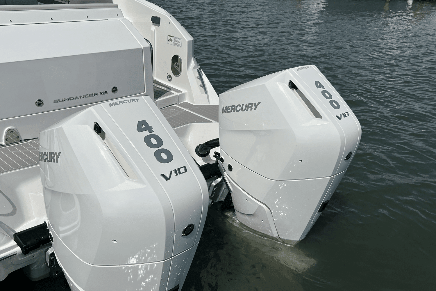 2025 Sea Ray Sundancer 320 Outboard Image Thumbnail #7