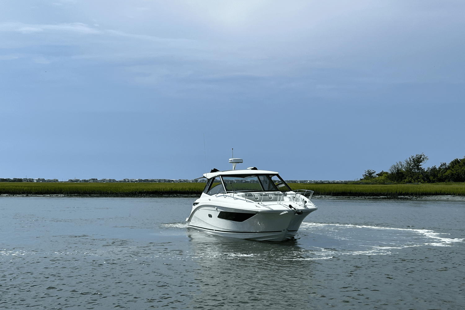 2025 Sea Ray Sundancer 320 Outboard Image Thumbnail #6