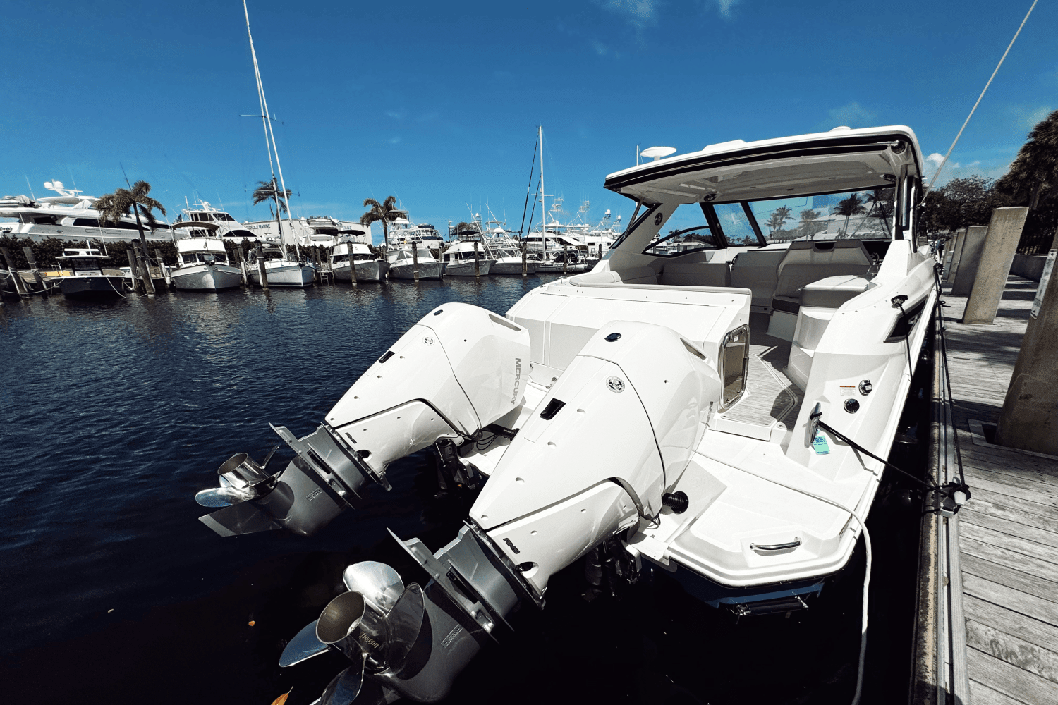 2025 Sea Ray Sundancer 320 Outboard Image Thumbnail #31