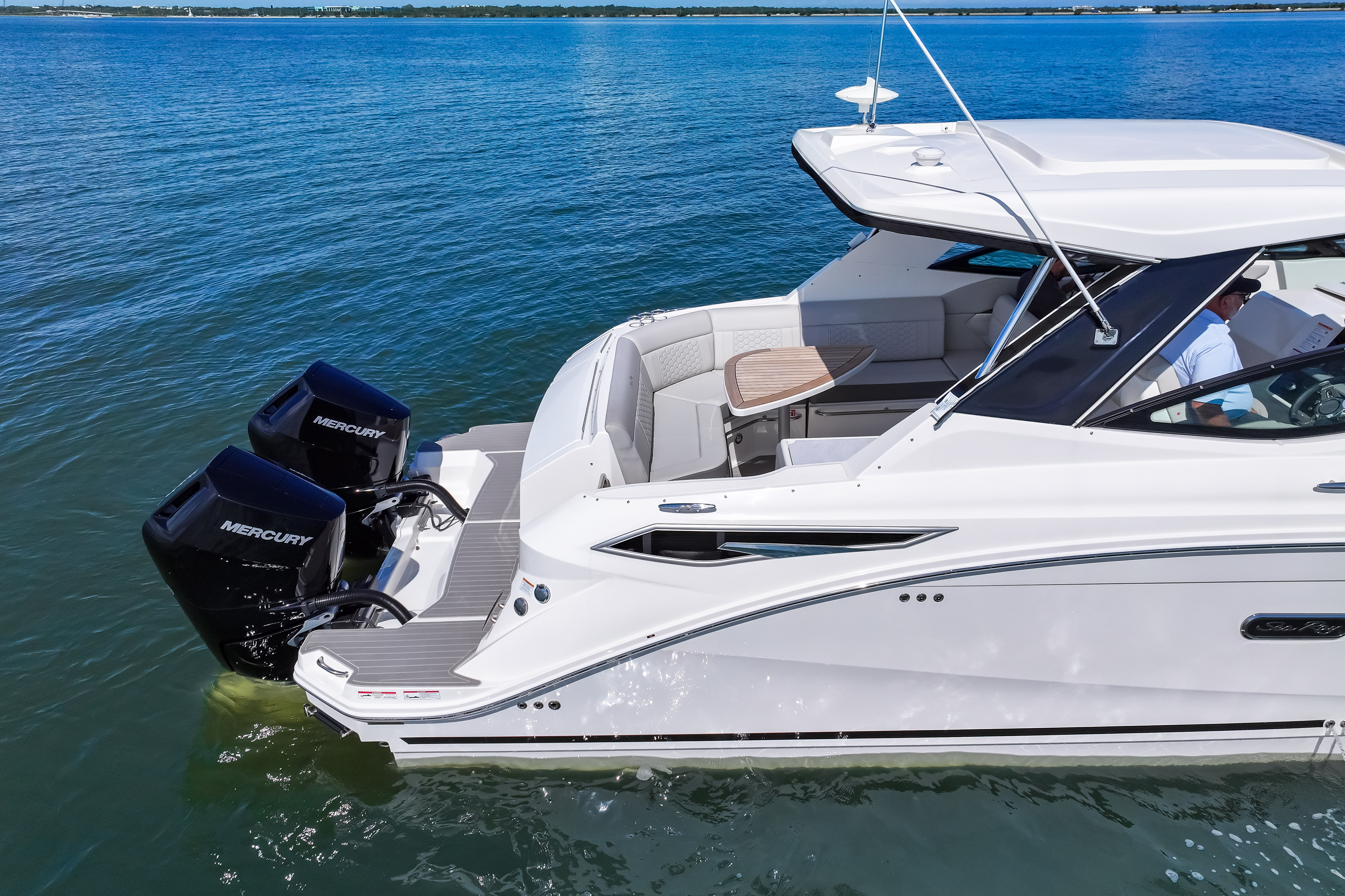 2025 Sea Ray Sundancer 320 Outboard Image Thumbnail #2