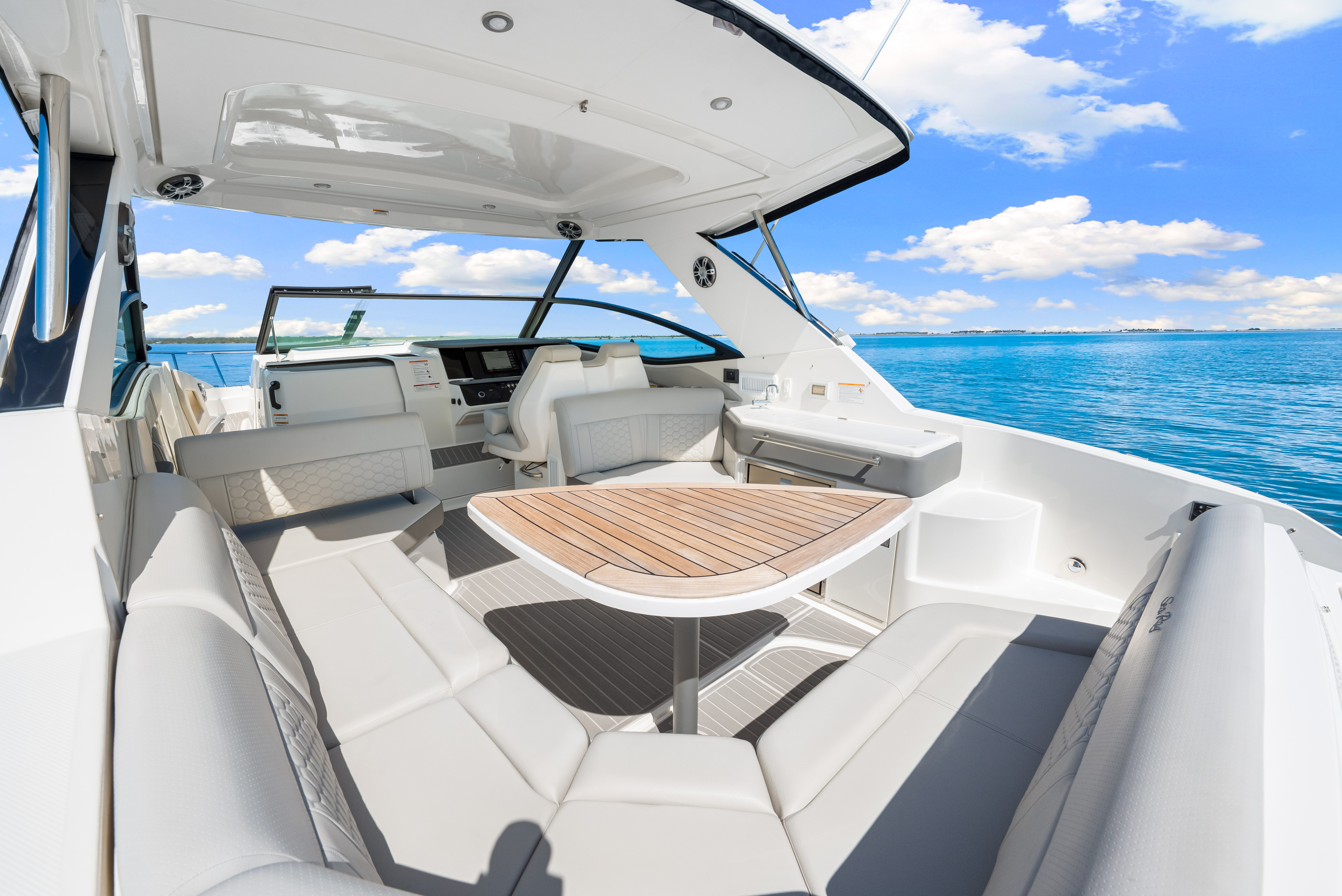 2025 Sea Ray Sundancer 320 Outboard Image Thumbnail #19