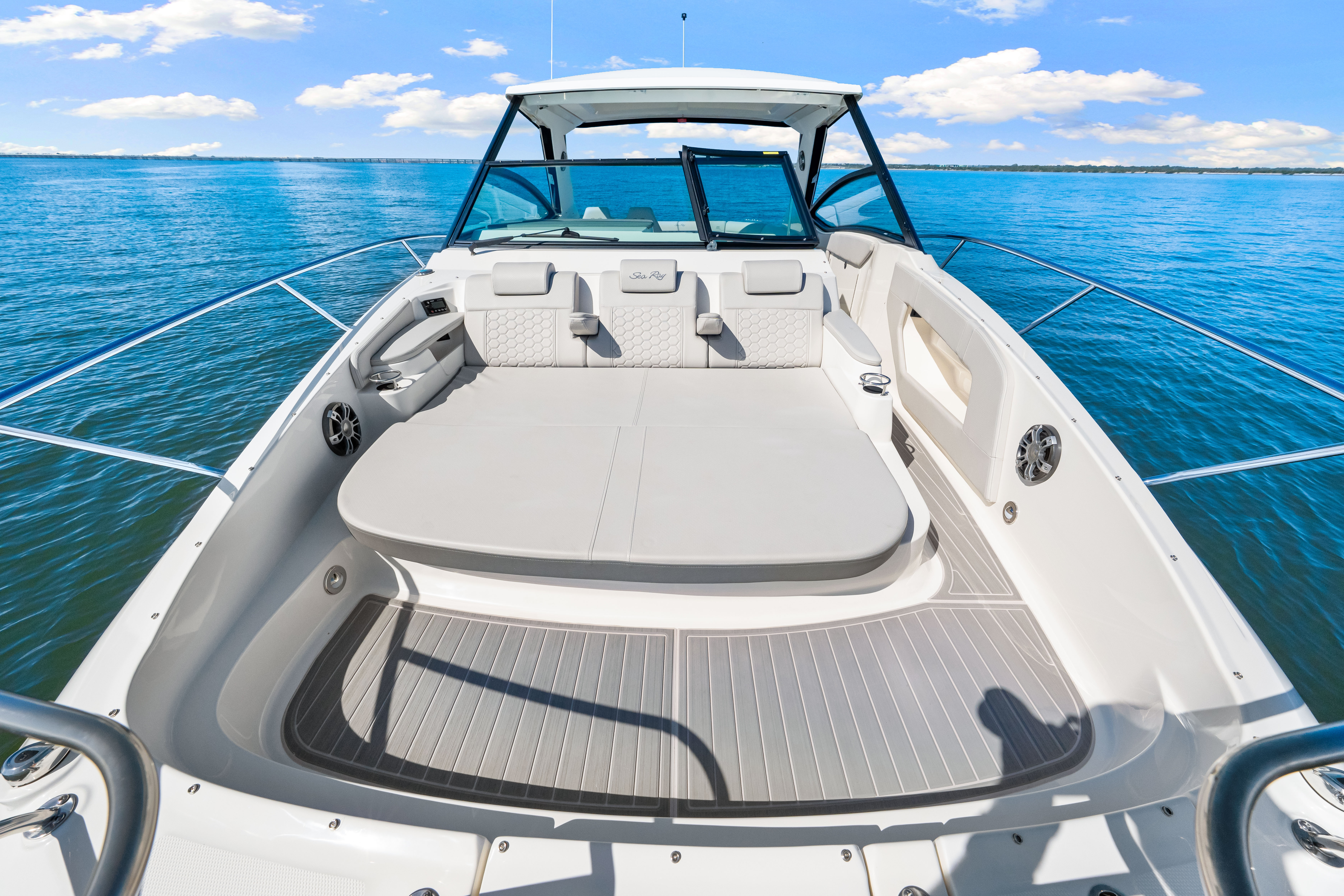 2025 Sea Ray Sundancer 320 Outboard Image Thumbnail #29