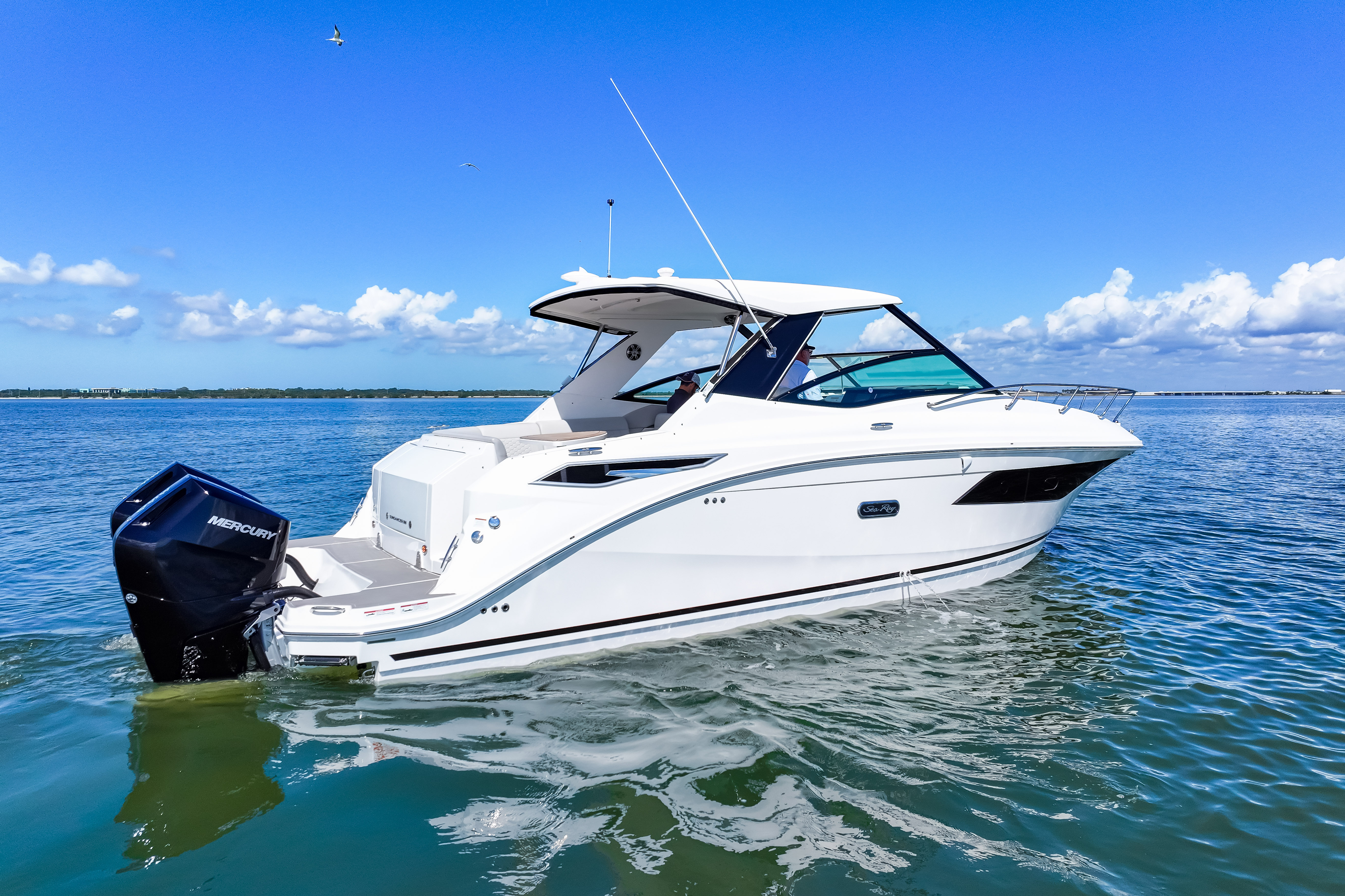 2025 Sea Ray Sundancer 320 Outboard Image Thumbnail #9