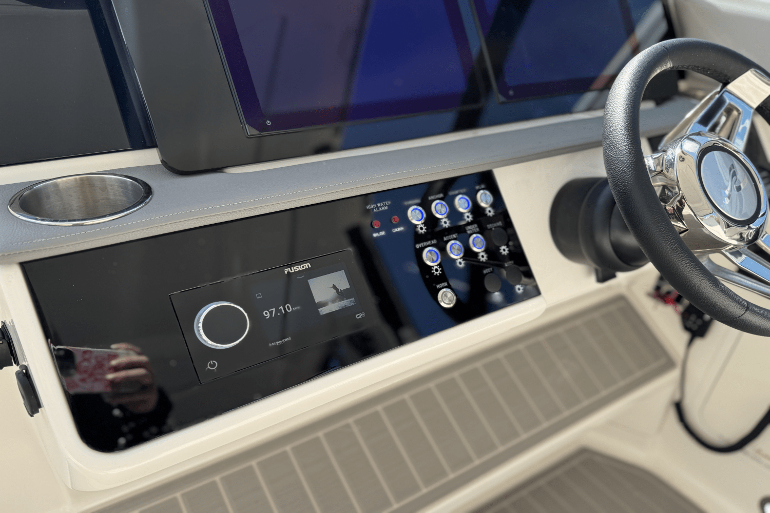 2025 Sea Ray Sundancer 320 Outboard Image Thumbnail #26